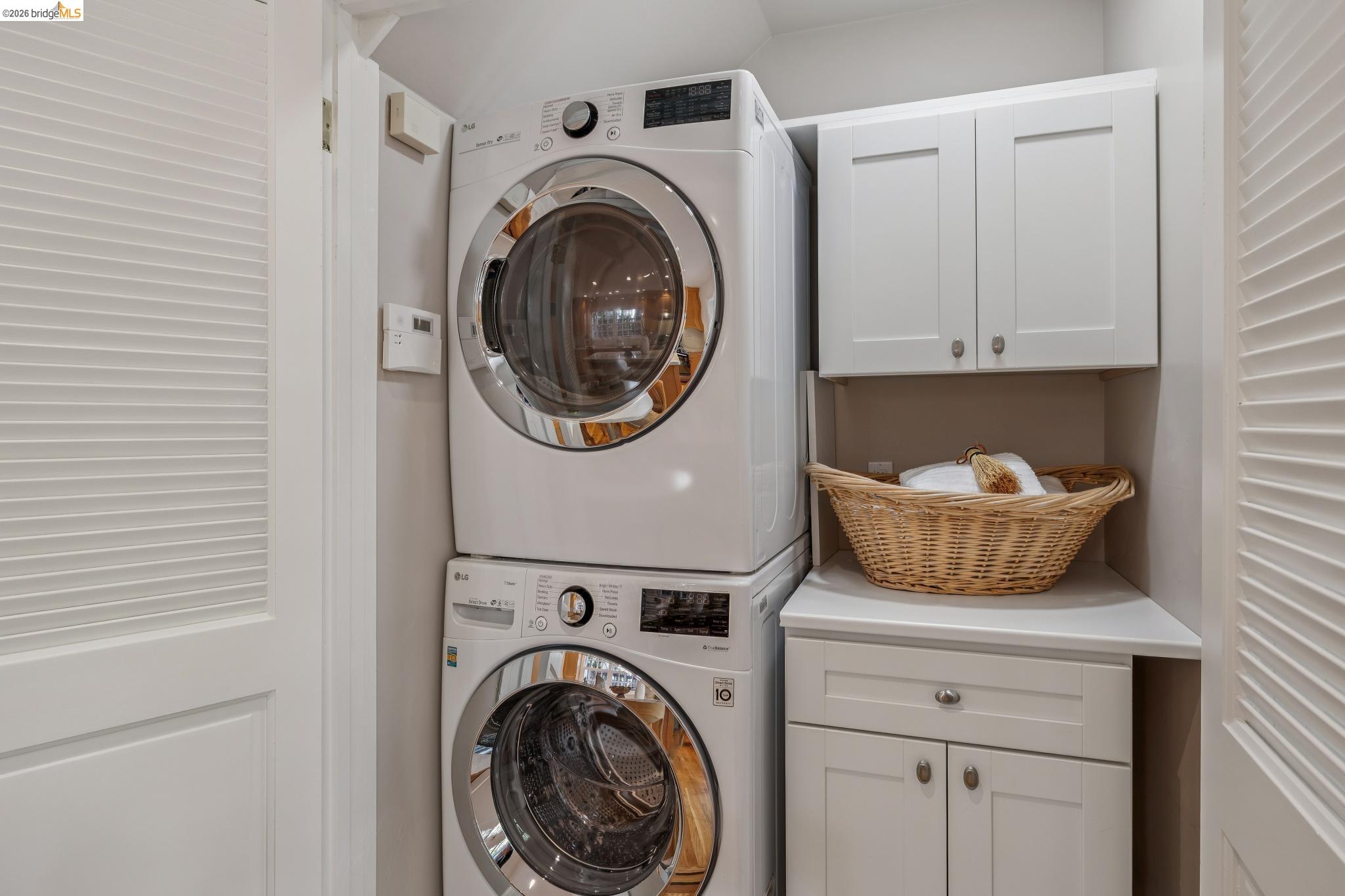 Detail Gallery Image 40 of 59 For 900 Rosemount Rd, Oakland,  CA 94610 - 3 Beds | 2 Baths