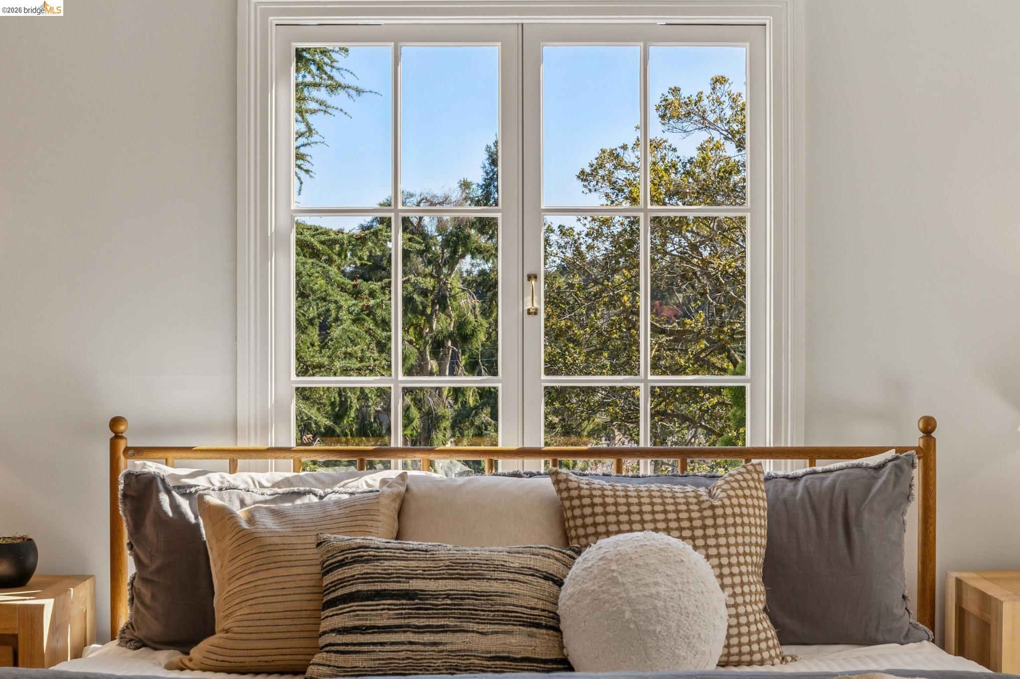 Detail Gallery Image 45 of 59 For 900 Rosemount Rd, Oakland,  CA 94610 - 3 Beds | 2 Baths