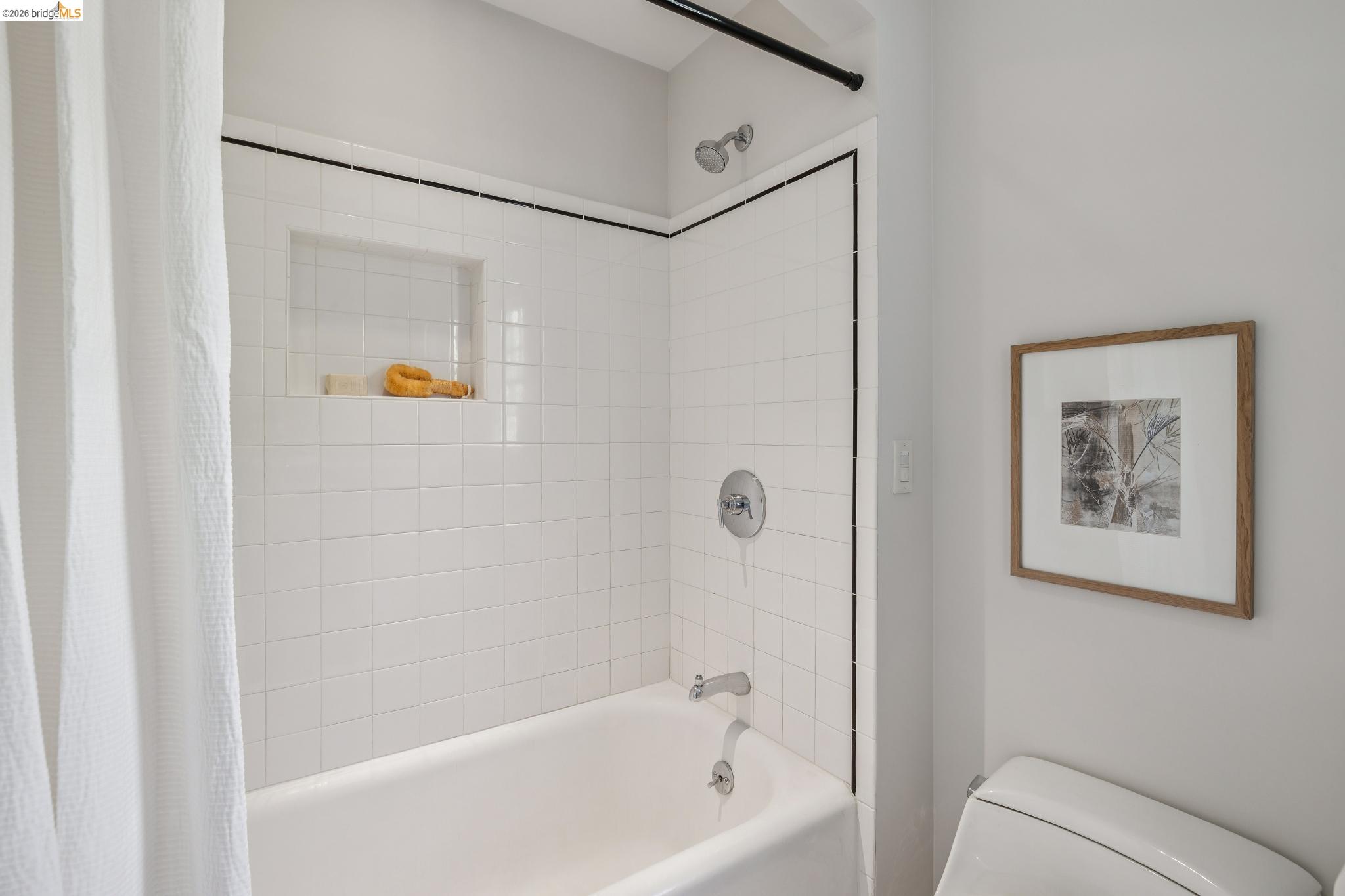 Detail Gallery Image 47 of 59 For 900 Rosemount Rd, Oakland,  CA 94610 - 3 Beds | 2 Baths