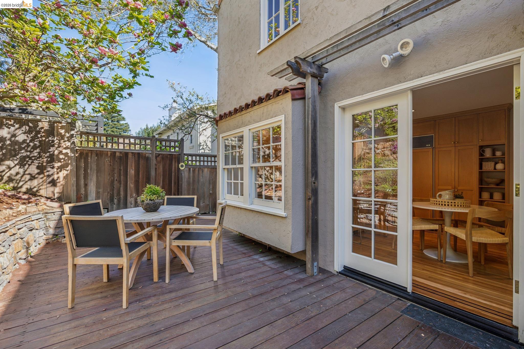 Detail Gallery Image 55 of 59 For 900 Rosemount Rd, Oakland,  CA 94610 - 3 Beds | 2 Baths
