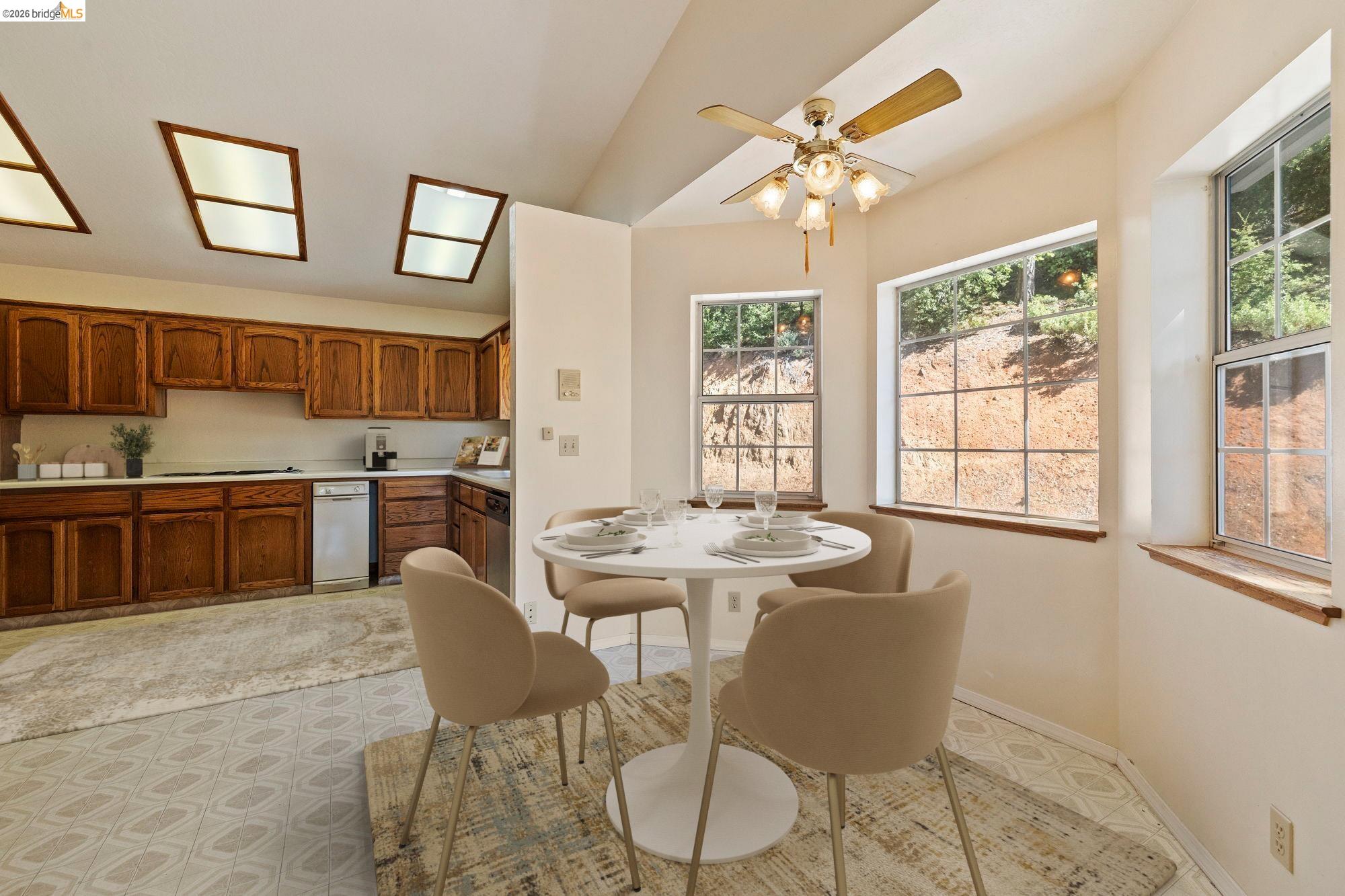 Detail Gallery Image 9 of 32 For 16620 Charles Otter Drive, Sonora,  CA 95370 - 3 Beds | 2/1 Baths