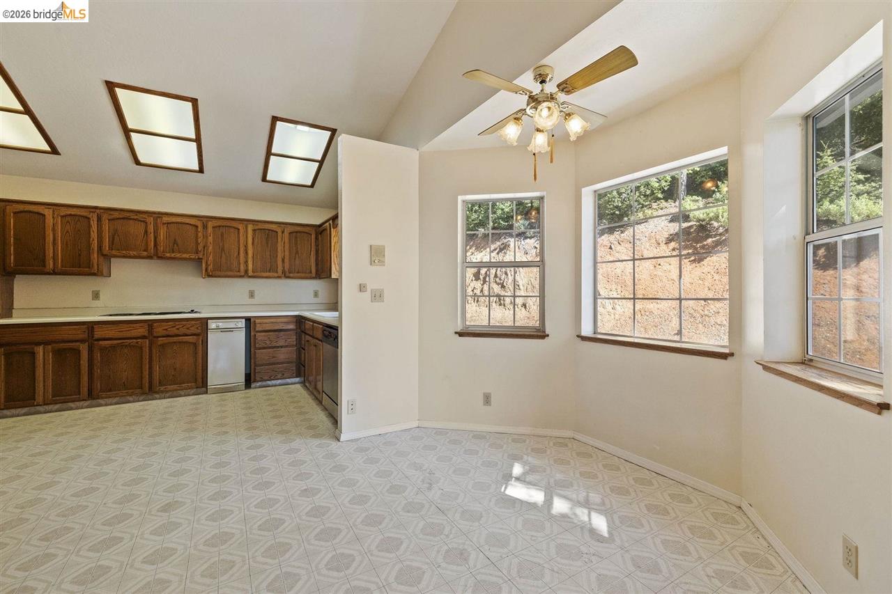 Detail Gallery Image 10 of 32 For 16620 Charles Otter Drive, Sonora,  CA 95370 - 3 Beds | 2/1 Baths