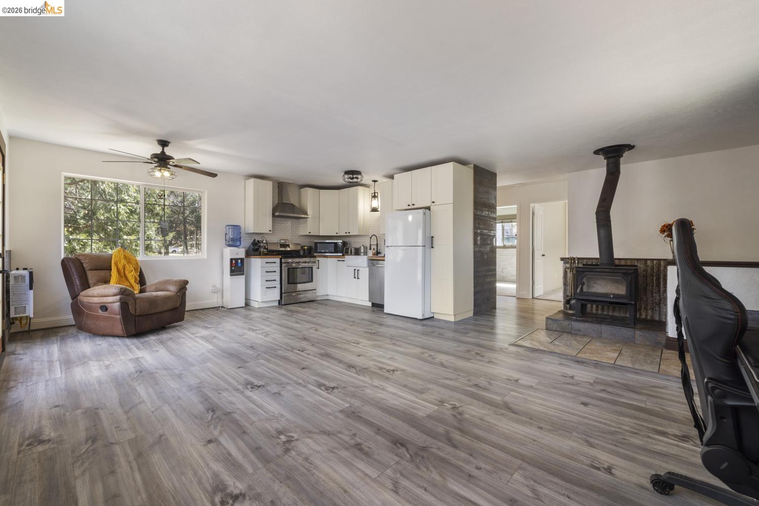 Detail Gallery Image 12 of 36 For 22407 Red River Dr, Sonora,  CA 95370 - 3 Beds | 2 Baths