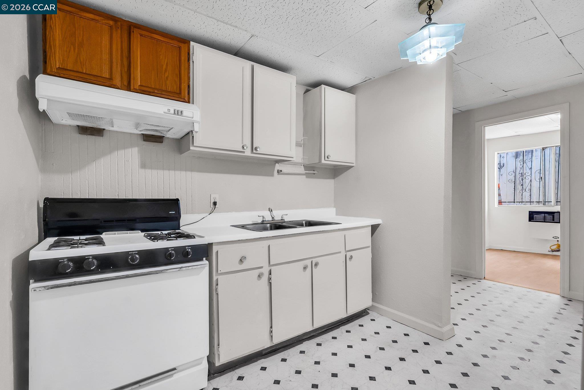 Detail Gallery Image 35 of 53 For 2150 35th Ave, Oakland,  CA 94601 - – Beds | – Baths