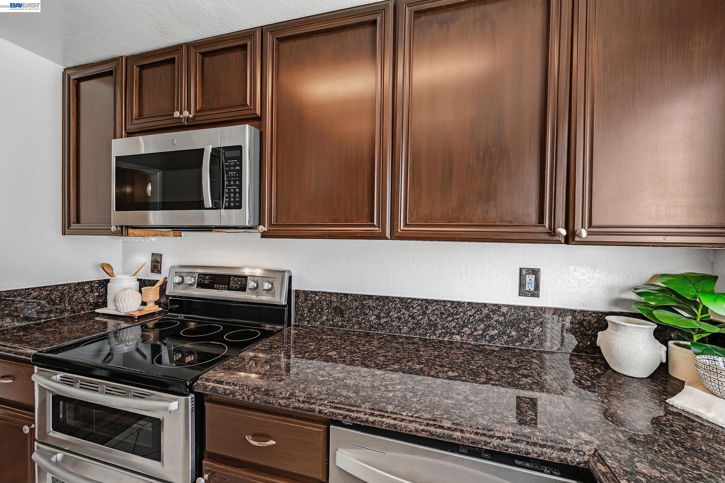 Detail Gallery Image 18 of 45 For 210 Sunspring Ct, Pleasant Hill,  CA 94523 - 3 Beds | 2/1 Baths