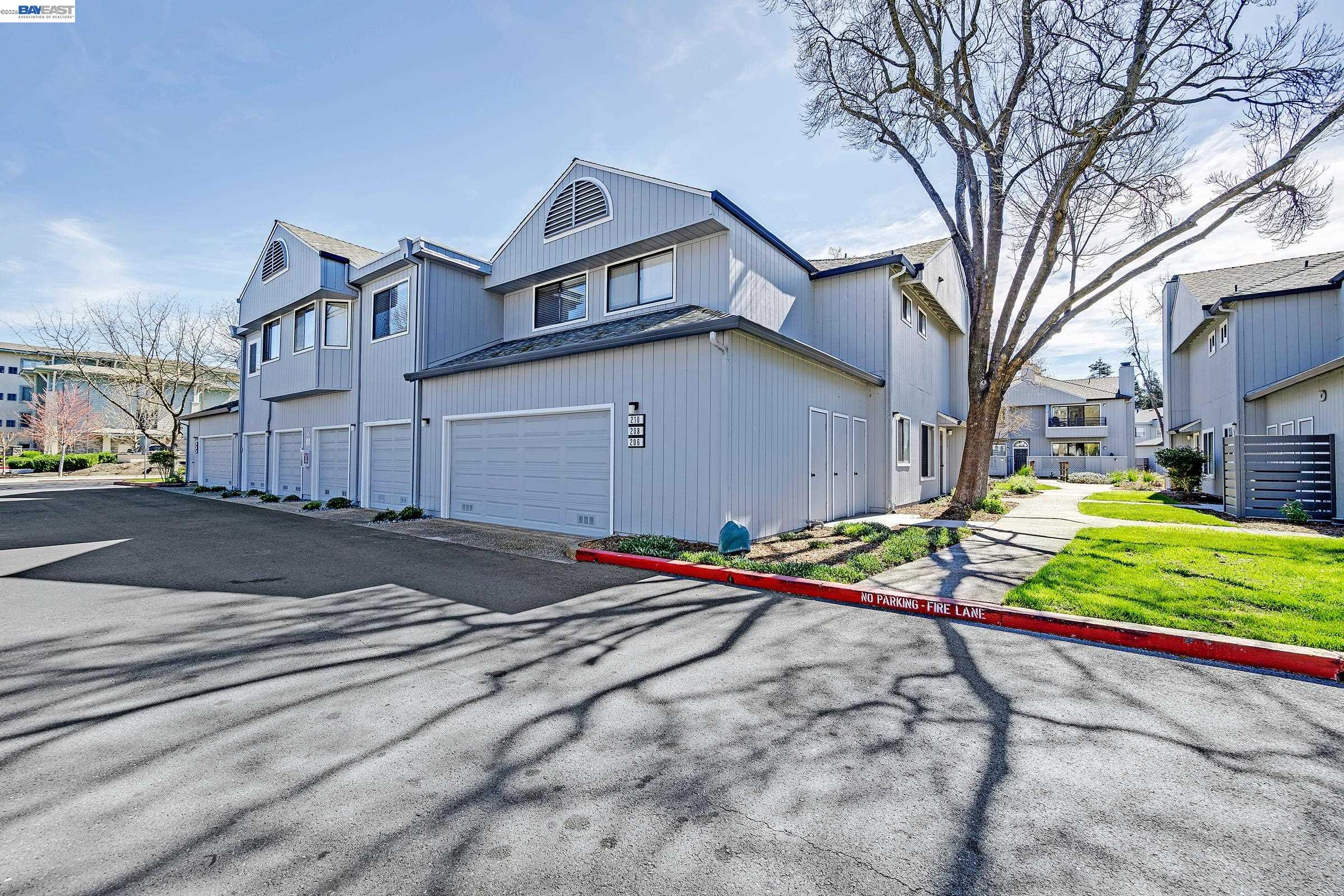 Detail Gallery Image 4 of 45 For 210 Sunspring Ct, Pleasant Hill,  CA 94523 - 3 Beds | 2/1 Baths