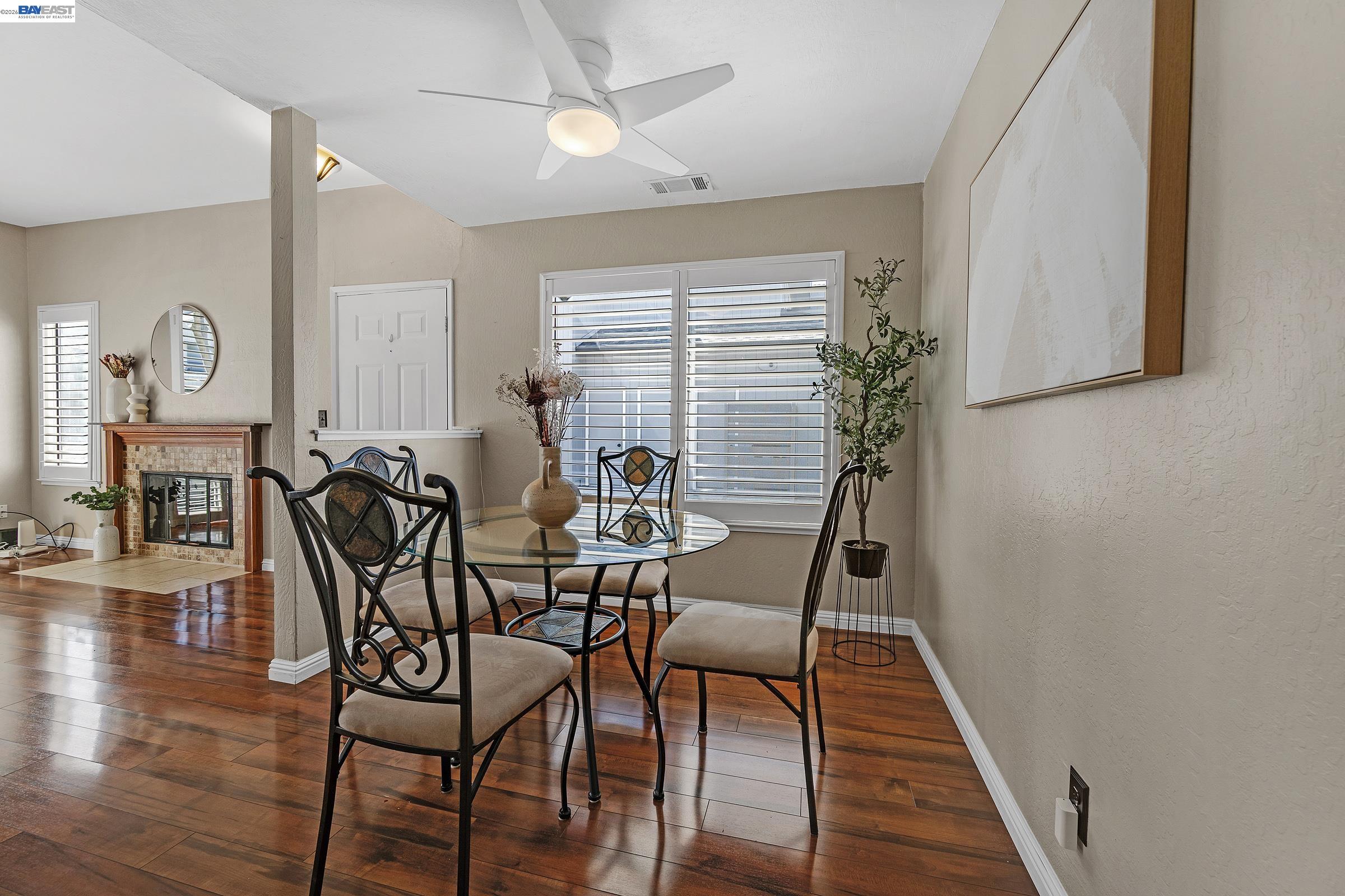 Detail Gallery Image 10 of 45 For 210 Sunspring Ct, Pleasant Hill,  CA 94523 - 3 Beds | 2/1 Baths