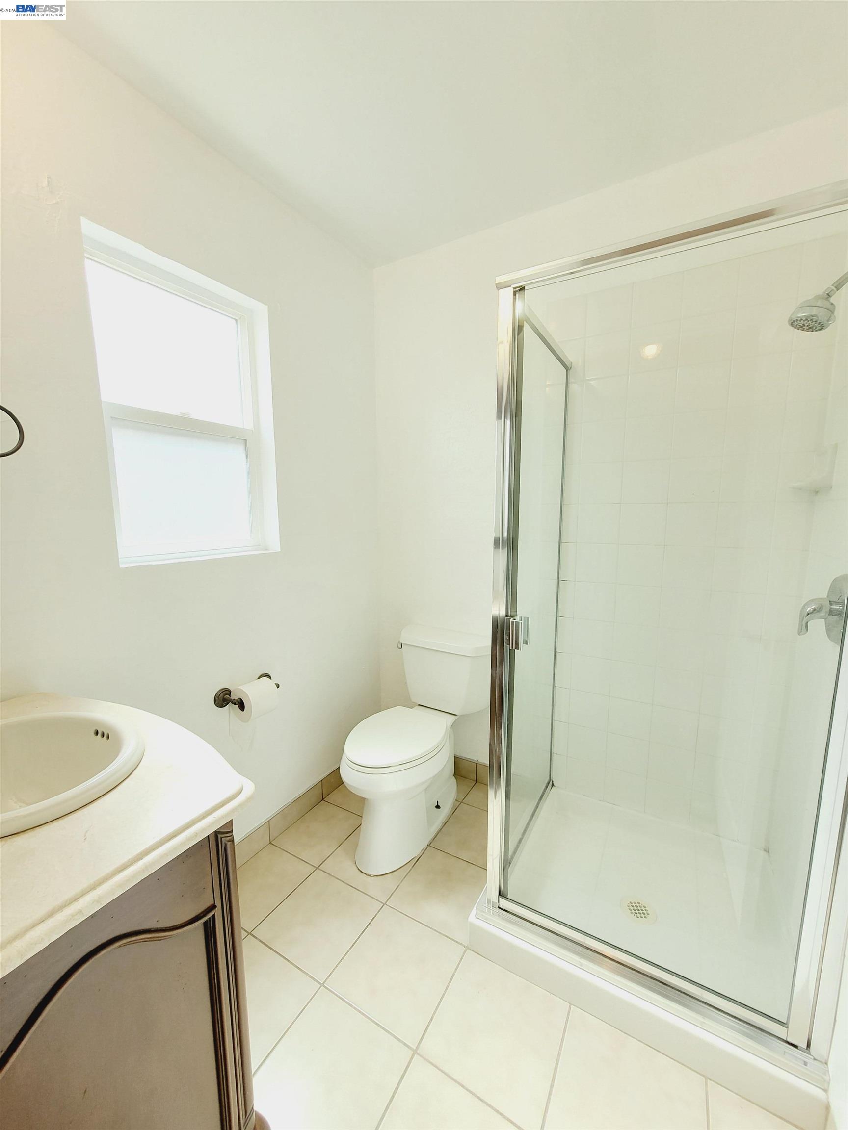 Detail Gallery Image 13 of 22 For 15781 via Teresa, San Lorenzo,  CA 94580 - 3 Beds | 2 Baths