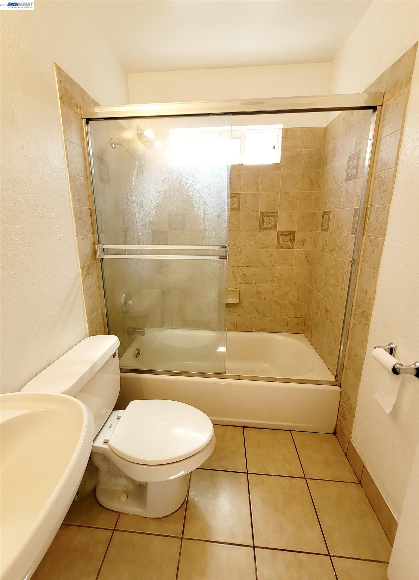 Detail Gallery Image 18 of 22 For 15781 via Teresa, San Lorenzo,  CA 94580 - 3 Beds | 2 Baths