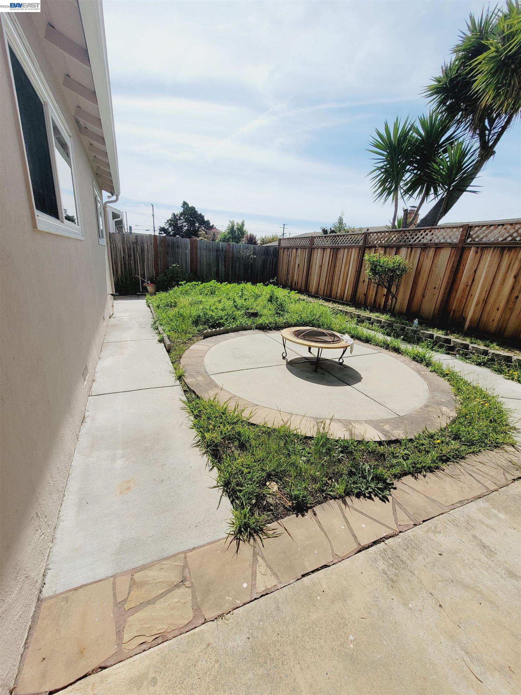 Detail Gallery Image 21 of 22 For 15781 via Teresa, San Lorenzo,  CA 94580 - 3 Beds | 2 Baths