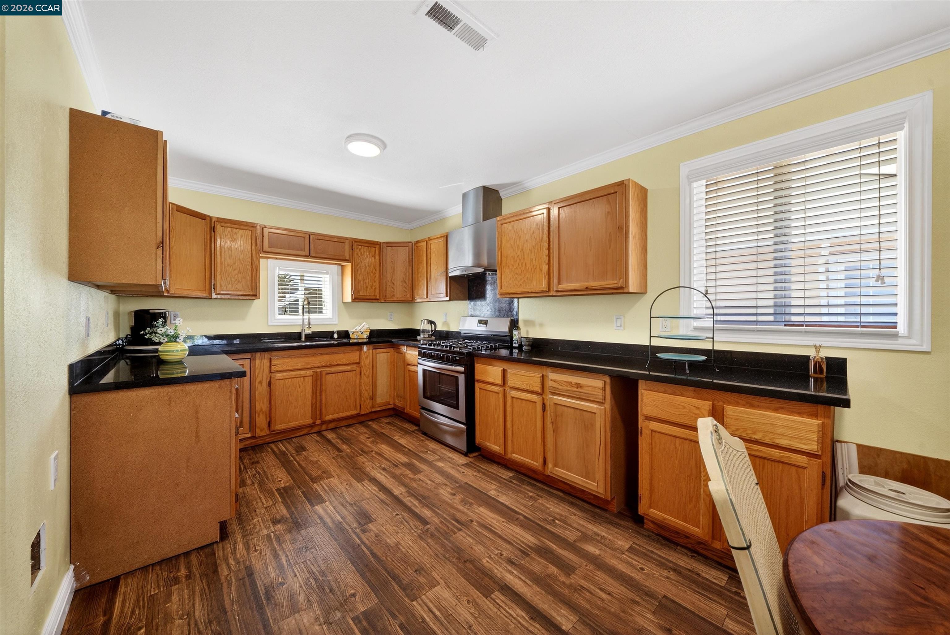 Detail Gallery Image 14 of 39 For 2138 Market Ave, San Pablo,  CA 94806 - 2 Beds | 1 Baths