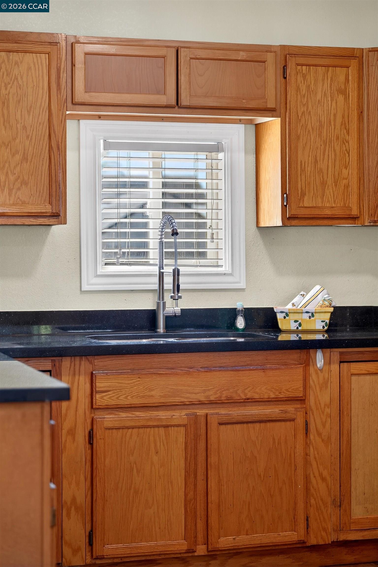 Detail Gallery Image 16 of 39 For 2138 Market Ave, San Pablo,  CA 94806 - 2 Beds | 1 Baths