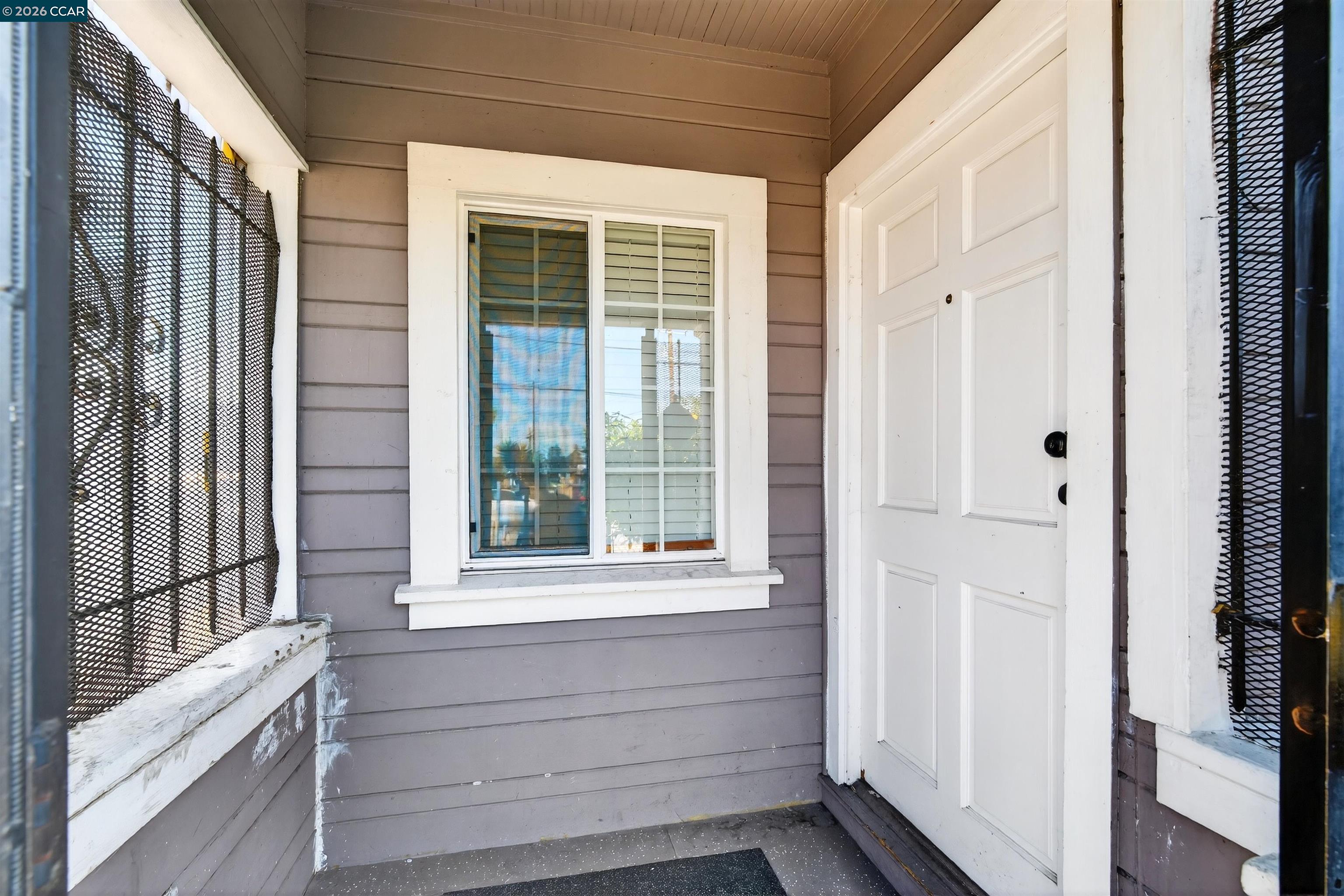 Detail Gallery Image 4 of 39 For 2138 Market Ave, San Pablo,  CA 94806 - 2 Beds | 1 Baths