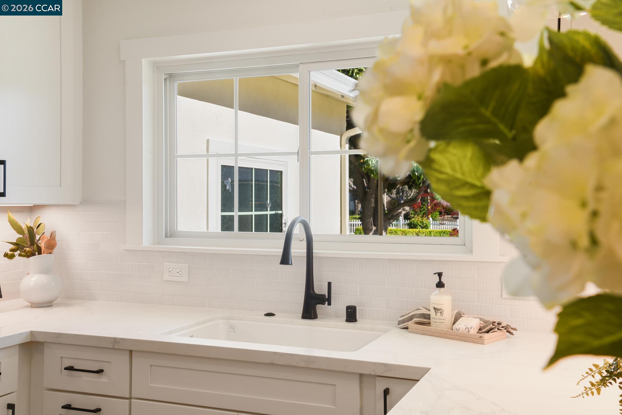 Detail Gallery Image 14 of 51 For 1543 Laverne Ct, Concord,  CA 94521 - 4 Beds | 2 Baths