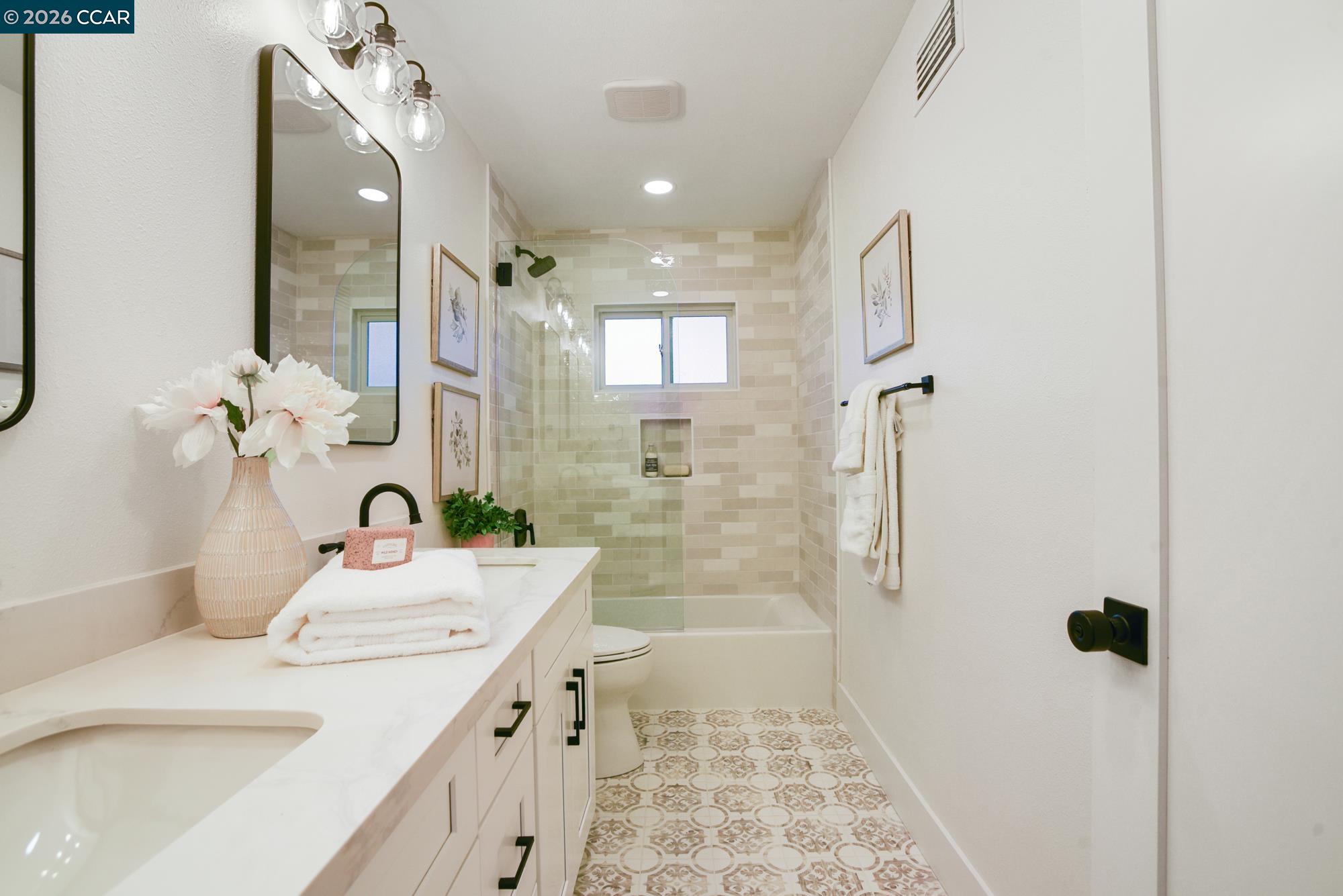 Detail Gallery Image 23 of 51 For 1543 Laverne Ct, Concord,  CA 94521 - 4 Beds | 2 Baths