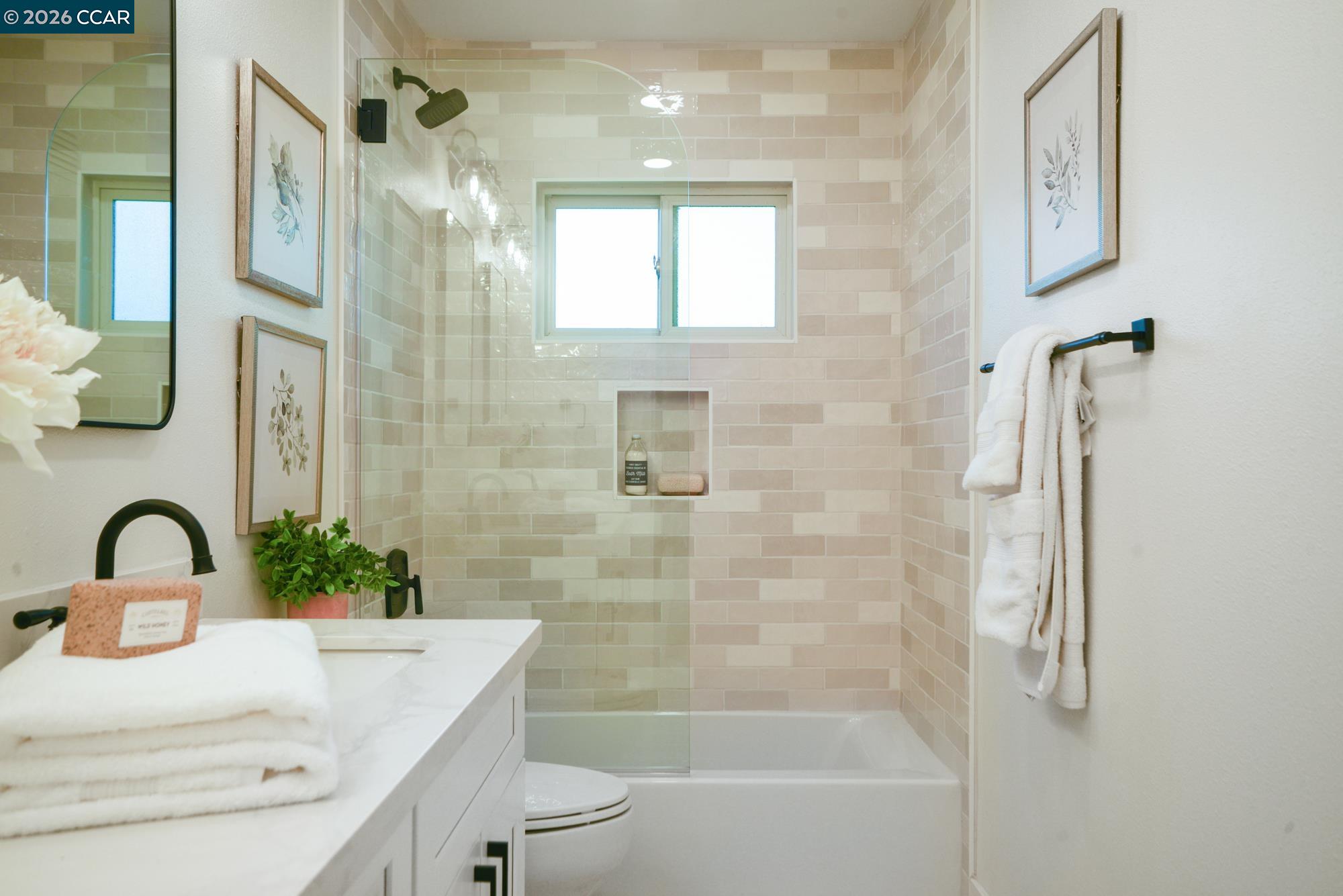 Detail Gallery Image 24 of 51 For 1543 Laverne Ct, Concord,  CA 94521 - 4 Beds | 2 Baths