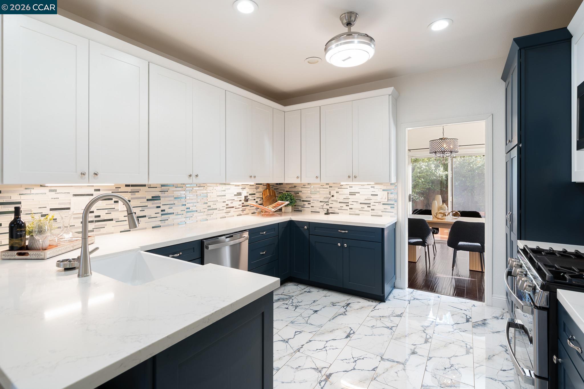 Detail Gallery Image 4 of 55 For 1383 Shell Ln, Clayton,  CA 94517 - 3 Beds | 3 Baths