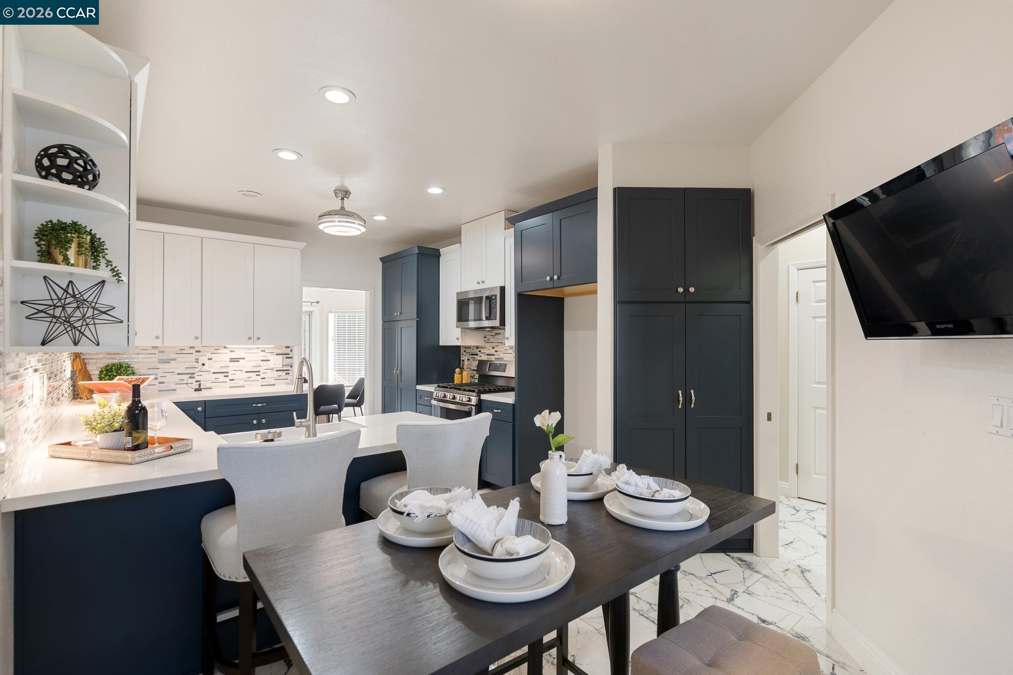 Detail Gallery Image 7 of 55 For 1383 Shell Ln, Clayton,  CA 94517 - 3 Beds | 3 Baths