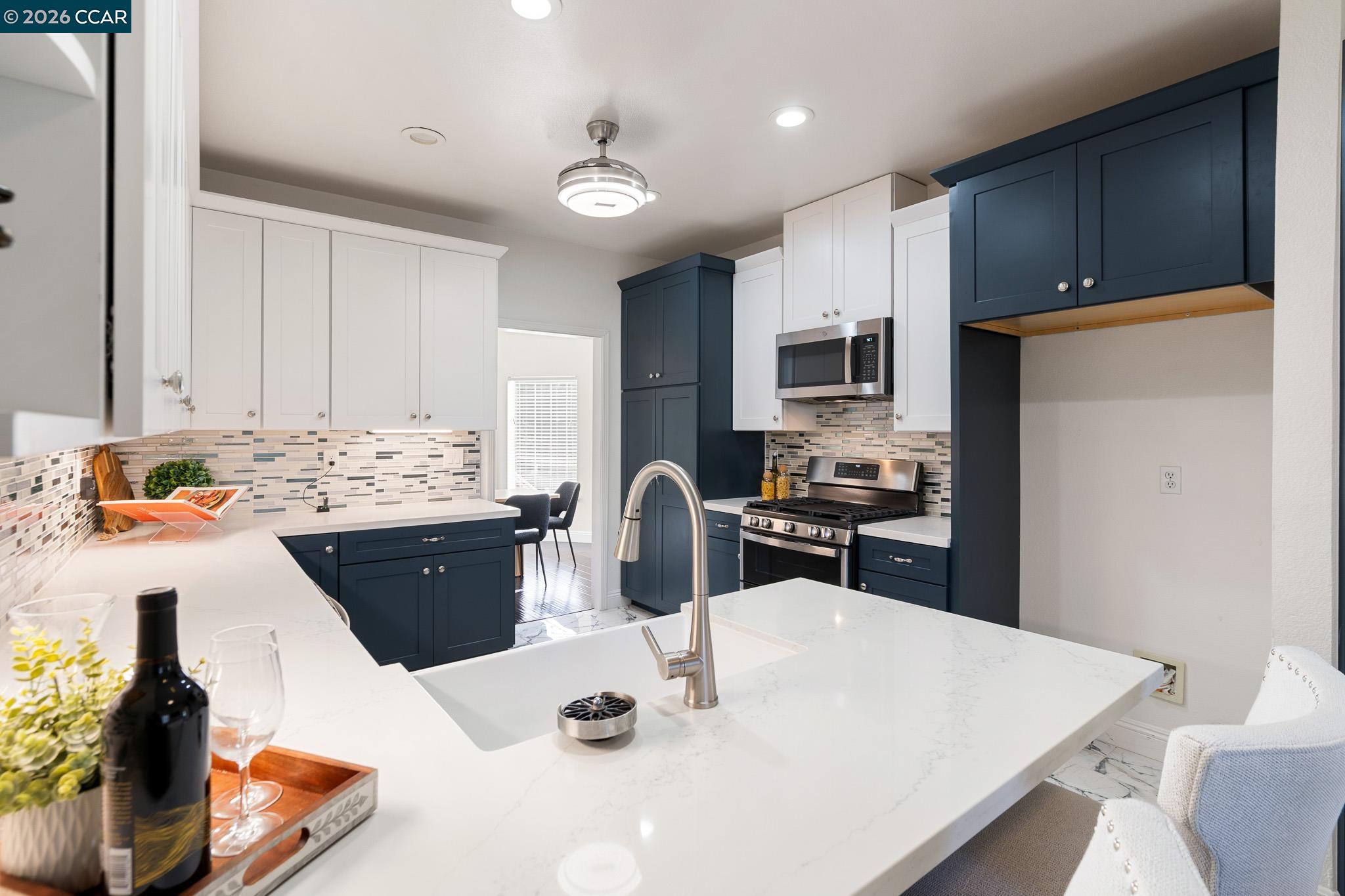 Detail Gallery Image 10 of 55 For 1383 Shell Ln, Clayton,  CA 94517 - 3 Beds | 3 Baths