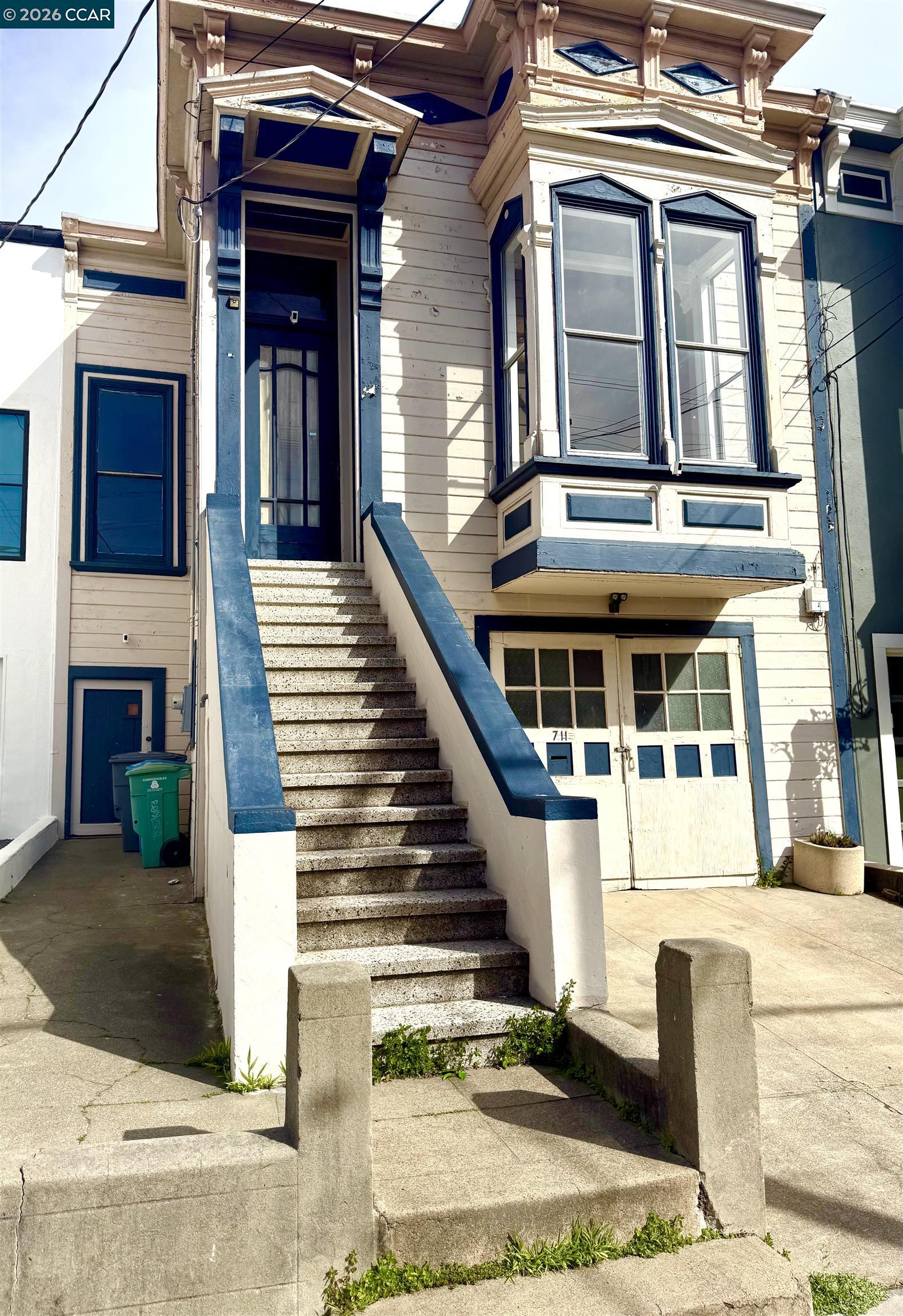 Detail Gallery Image 2 of 2 For 711 York St, San Francisco,  CA 94110 - 3 Beds | 1 Baths