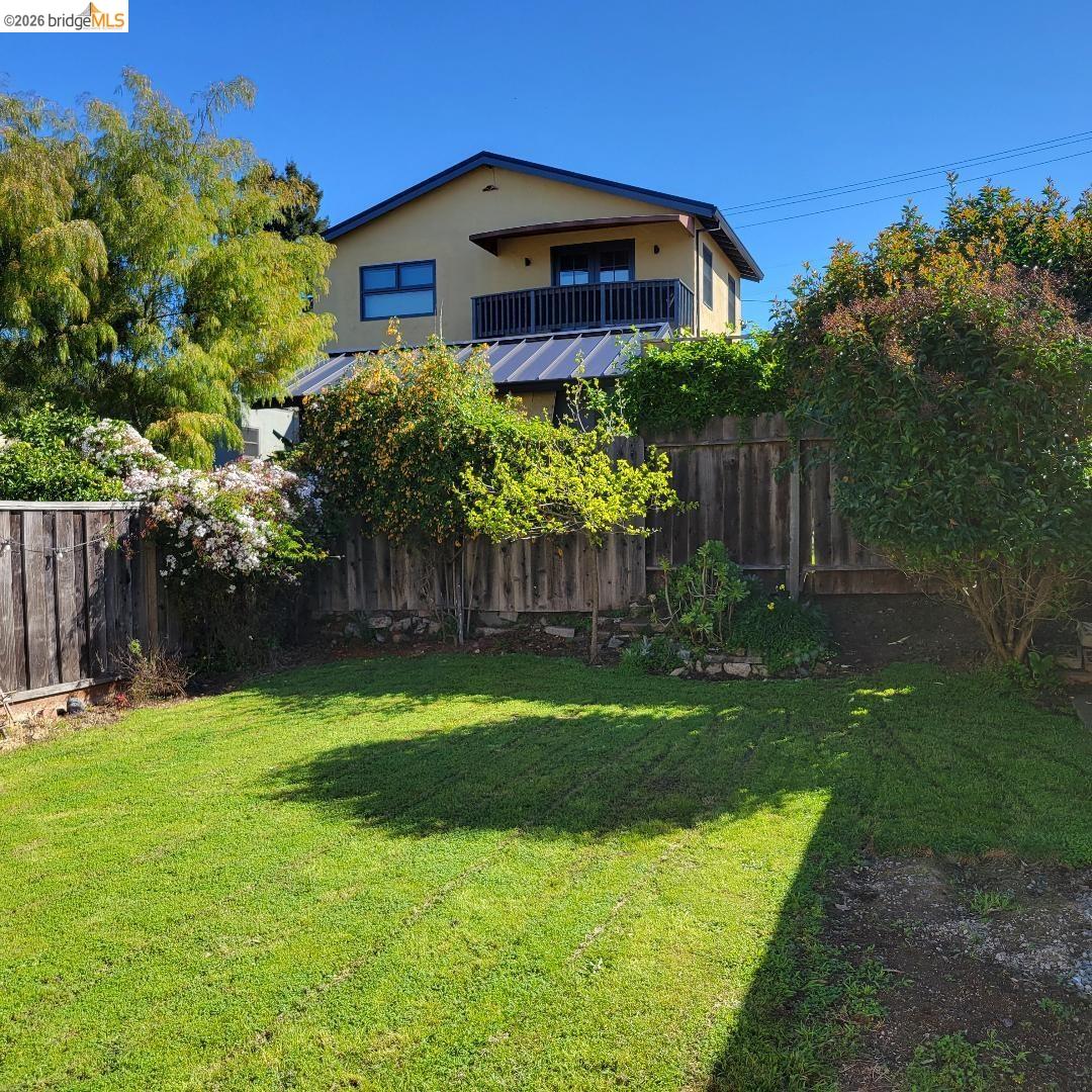 Detail Gallery Image 22 of 22 For 731 Santa Fe Ave., Albany,  CA 94706-1805 - 3 Beds | 1 Baths