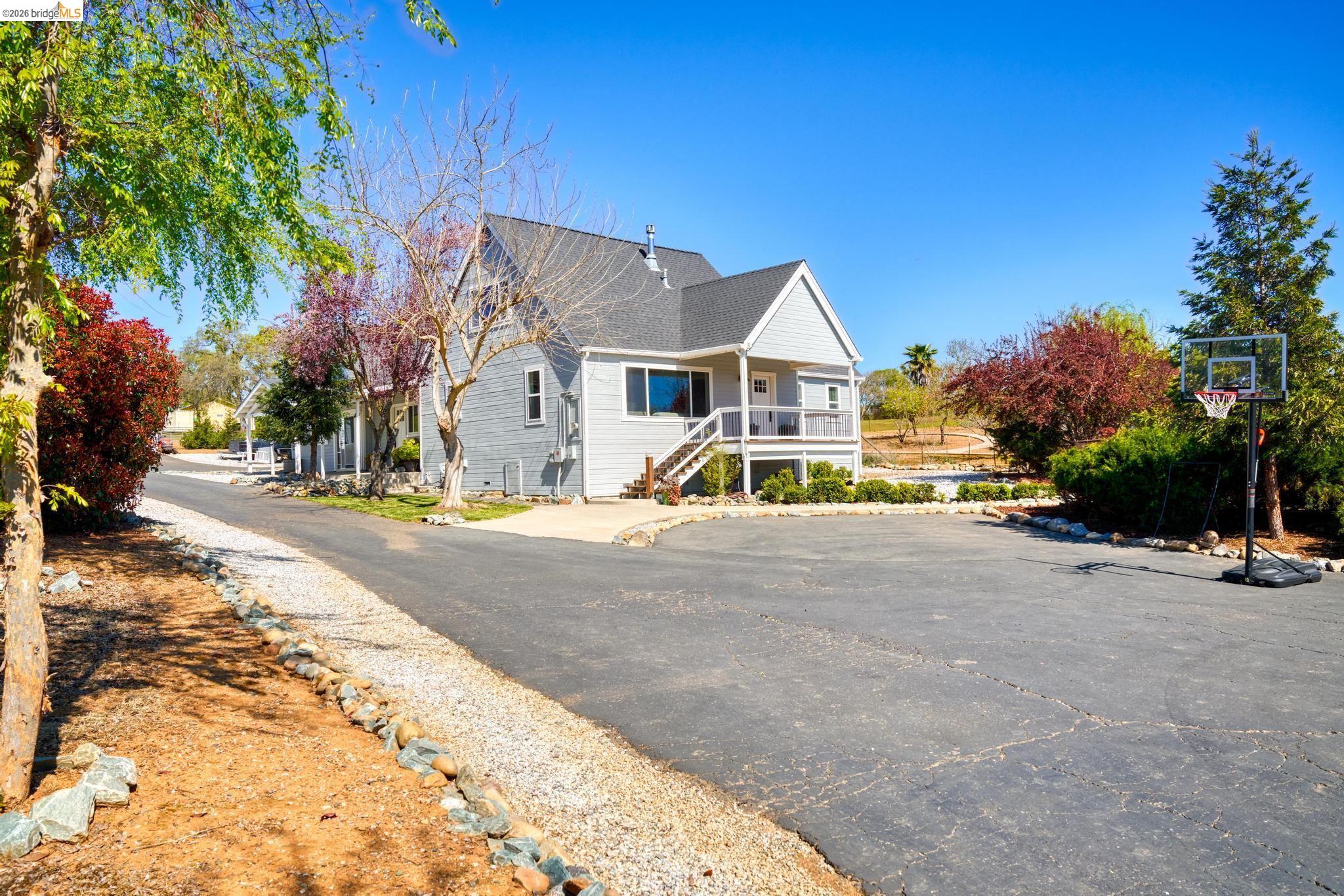 Detail Gallery Image 7 of 60 For 1815 Hoya Ct., Copperopolis,  CA 95228-9531 - 4 Beds | 2 Baths