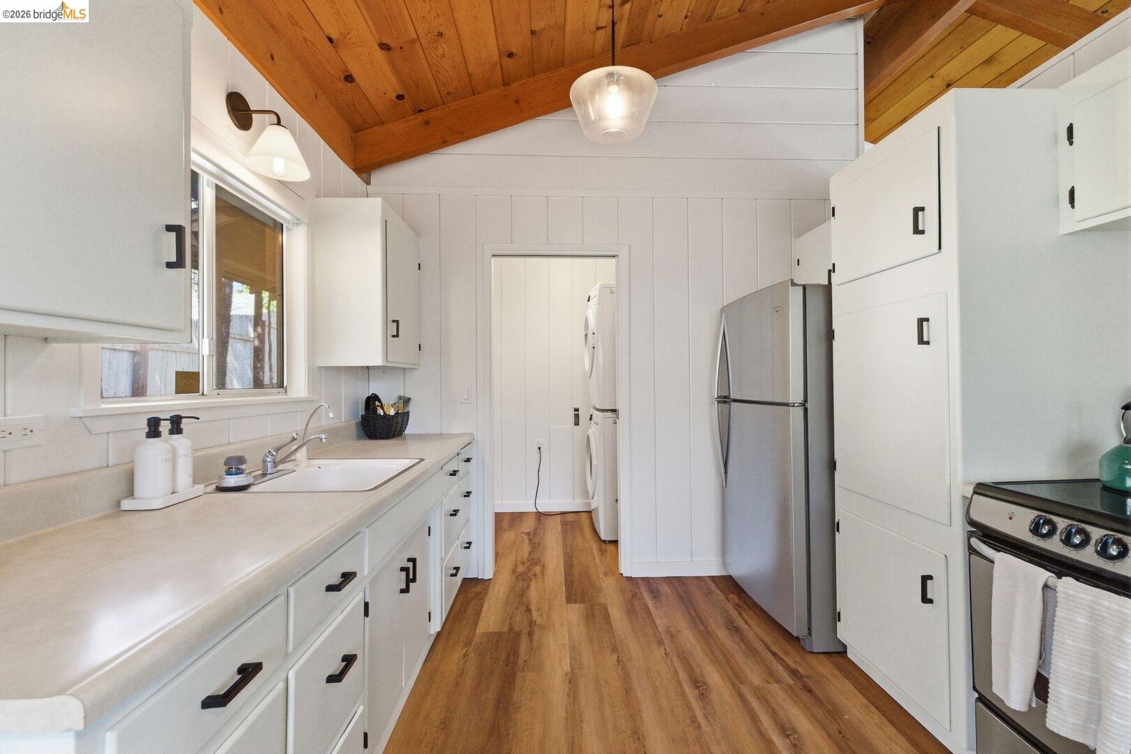 Detail Gallery Image 13 of 33 For 20764 Hekeke Ln, Mi Wuk Village,  CA 95346 - 3 Beds | 2 Baths