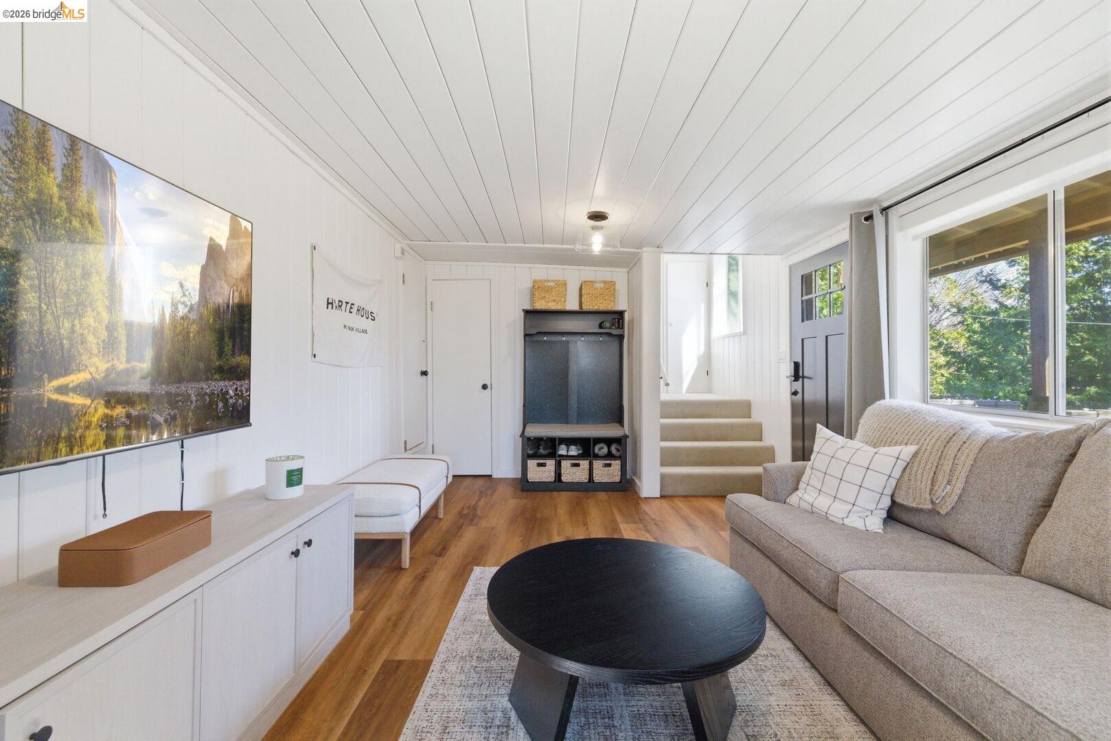 Detail Gallery Image 6 of 33 For 20764 Hekeke Ln, Mi Wuk Village,  CA 95346 - 3 Beds | 2 Baths