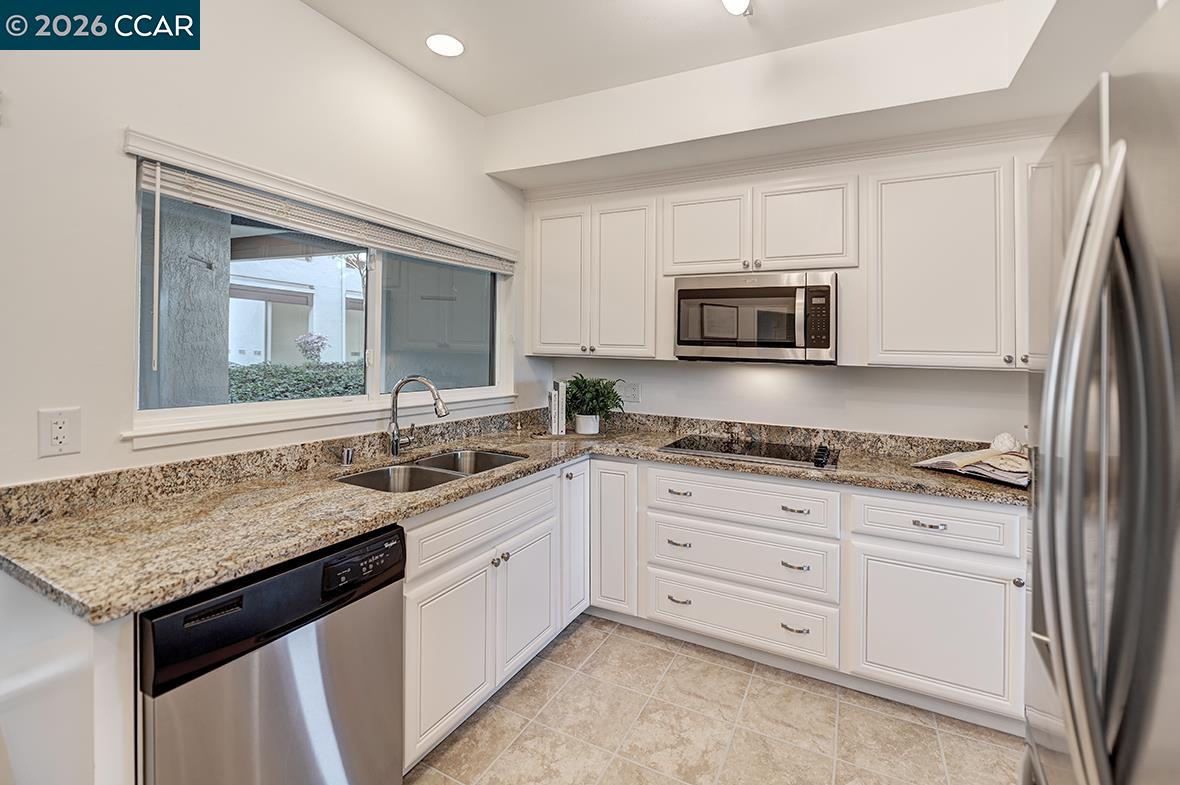 Photo #2: 41127236 Listing: Photo #2