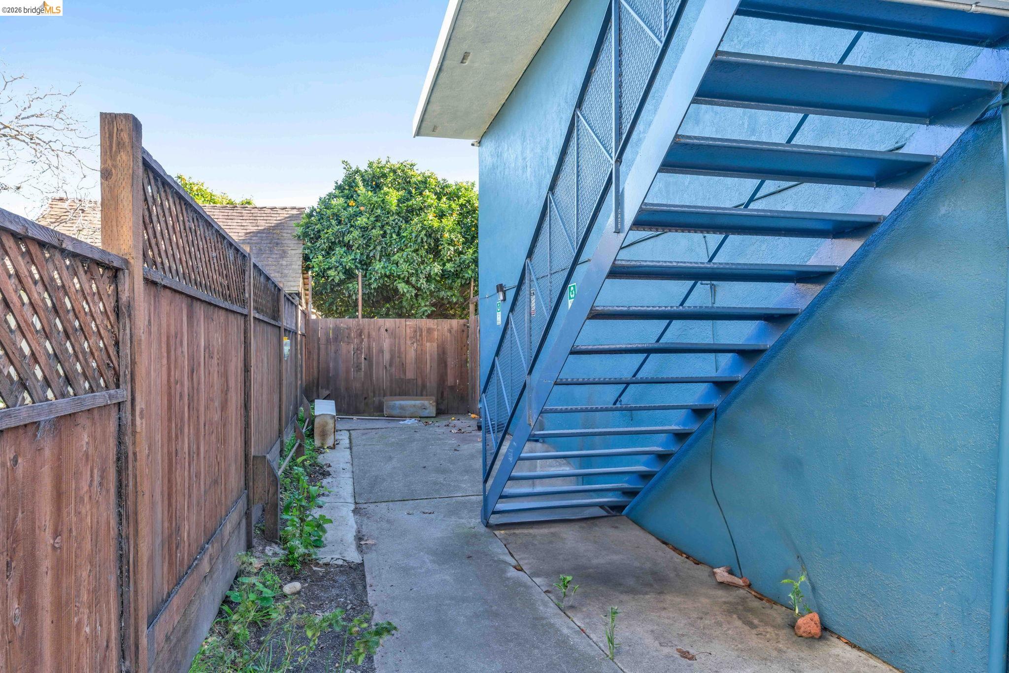 Detail Gallery Image 10 of 11 For 605 San Pablo, Albany,  CA 94706 - – Beds | – Baths