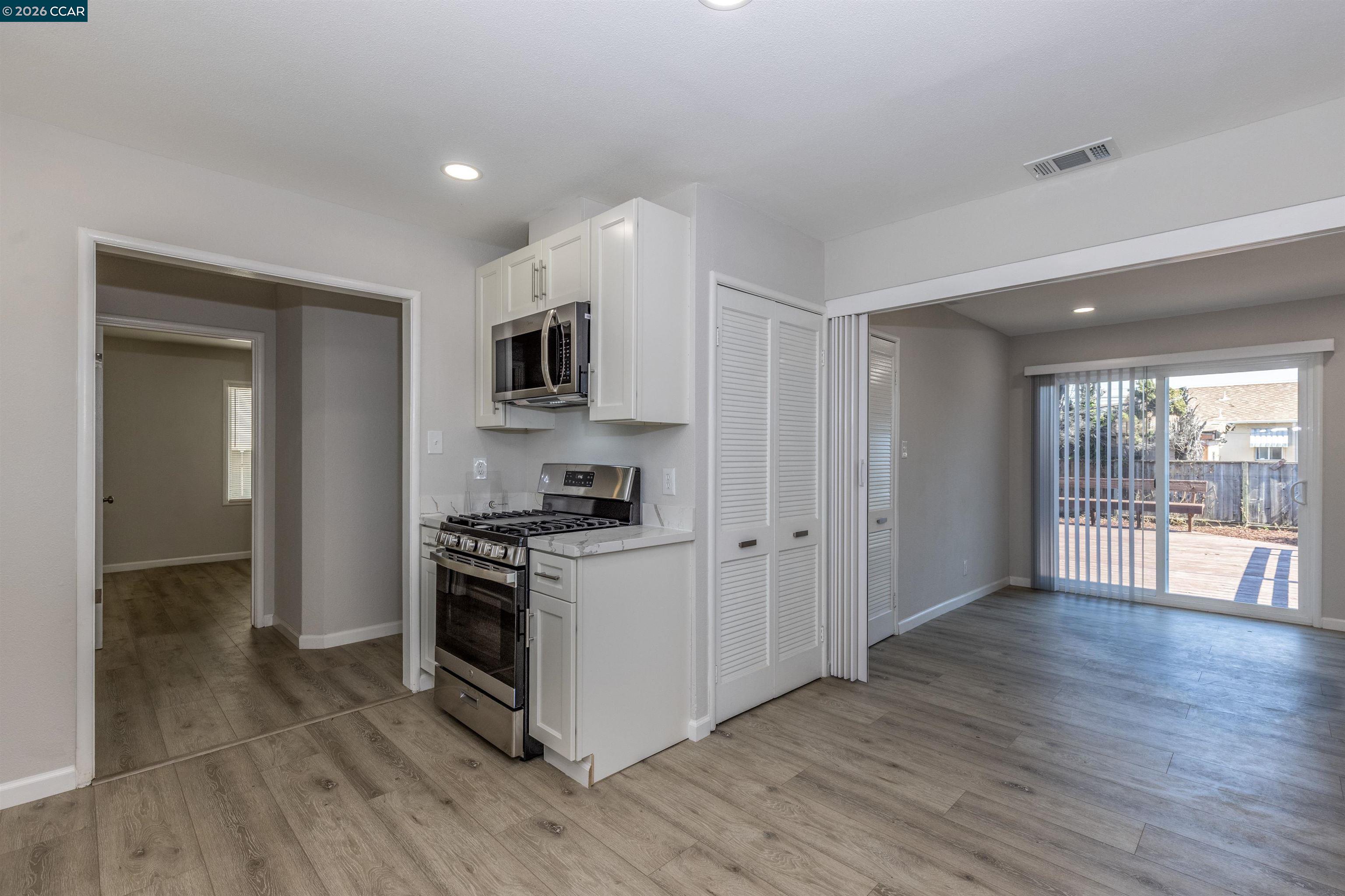 Detail Gallery Image 13 of 30 For 15090 Edgemoor St, San Leandro,  CA 94579 - 3 Beds | 1 Baths