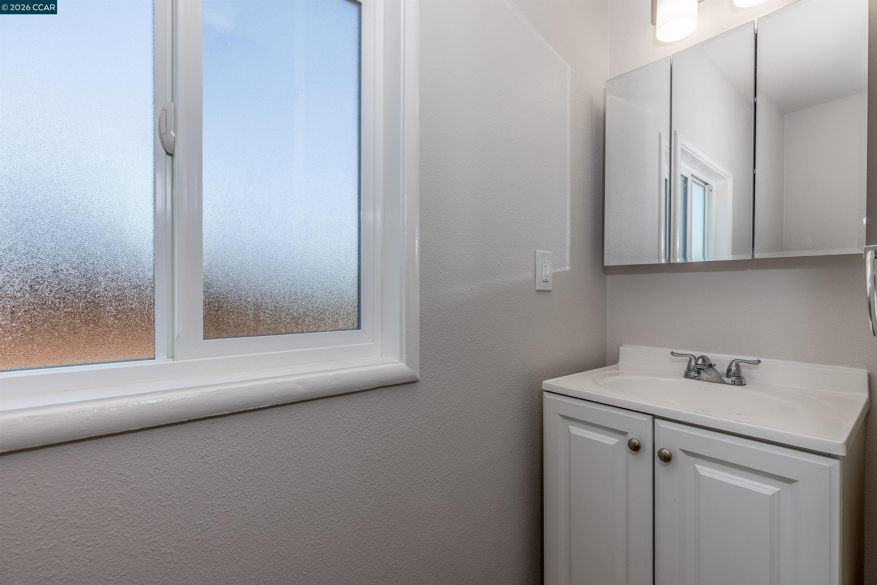 Detail Gallery Image 22 of 30 For 15090 Edgemoor St, San Leandro,  CA 94579 - 3 Beds | 1 Baths