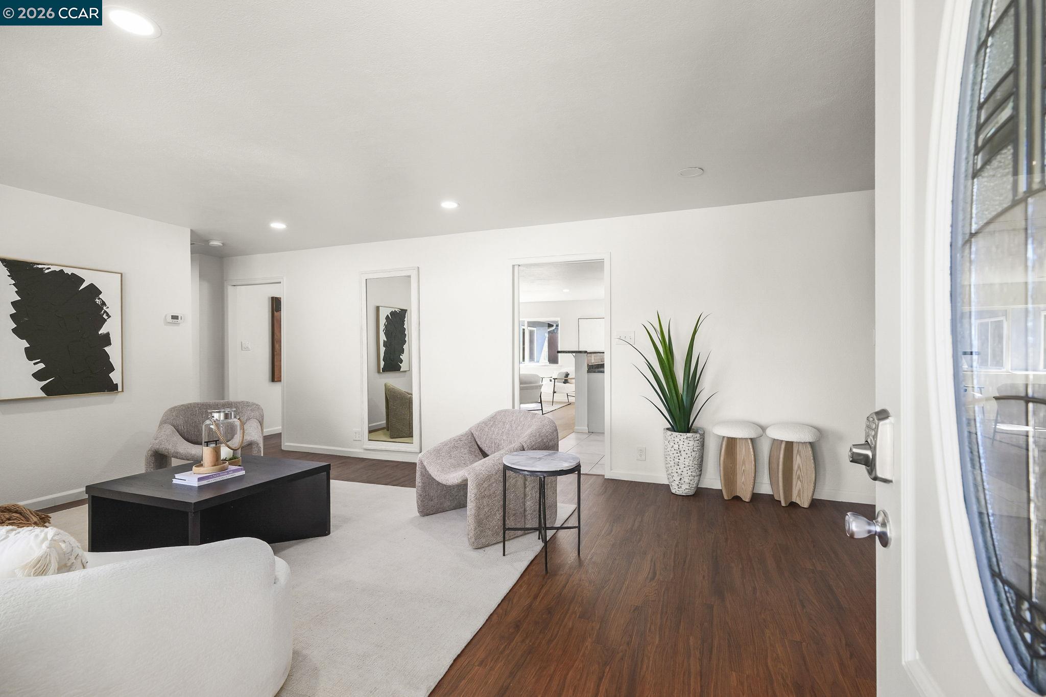 Detail Gallery Image 2 of 27 For 464 Palm Avenue, Martinez,  CA 94553 - 3 Beds | 2 Baths