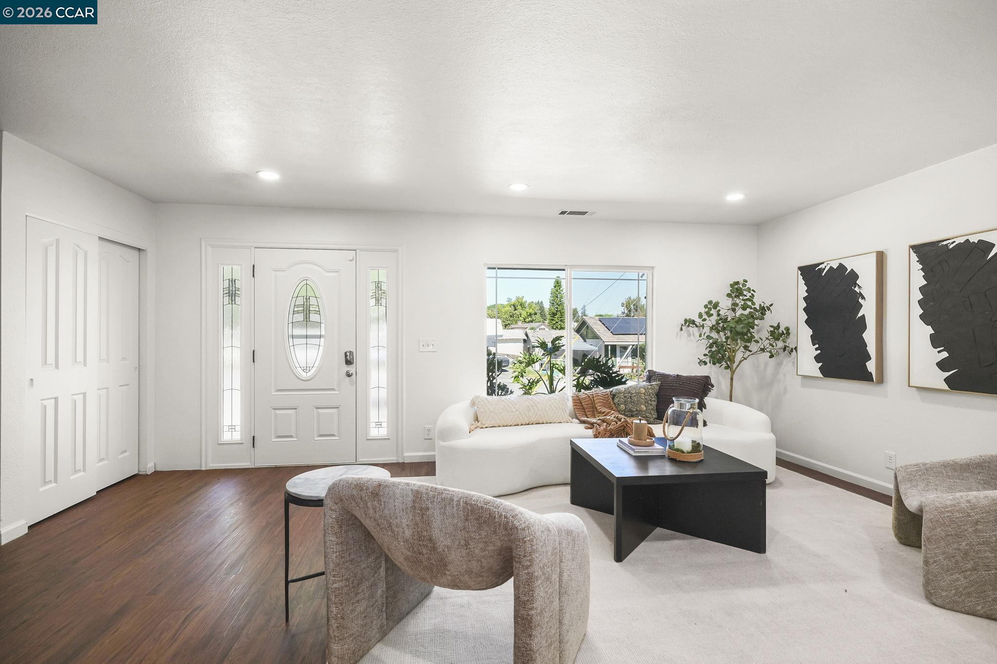 Detail Gallery Image 3 of 27 For 464 Palm Avenue, Martinez,  CA 94553 - 3 Beds | 2 Baths