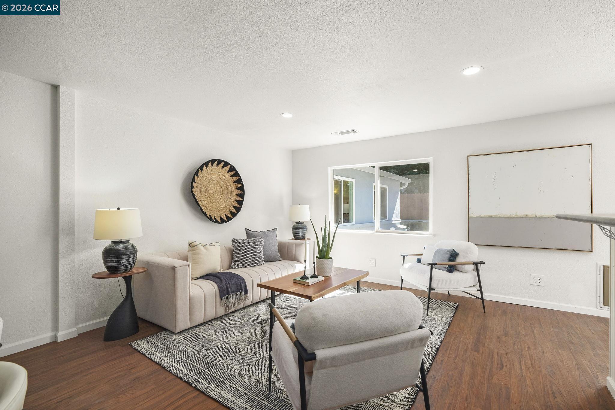 Detail Gallery Image 7 of 27 For 464 Palm Avenue, Martinez,  CA 94553 - 3 Beds | 2 Baths