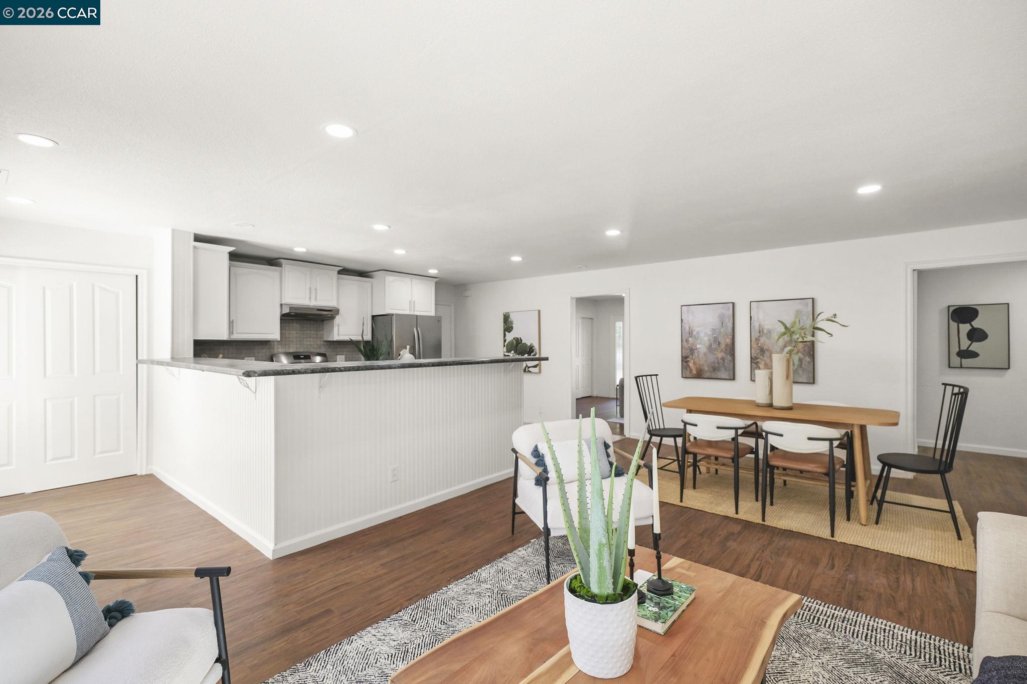 Detail Gallery Image 8 of 27 For 464 Palm Avenue, Martinez,  CA 94553 - 3 Beds | 2 Baths