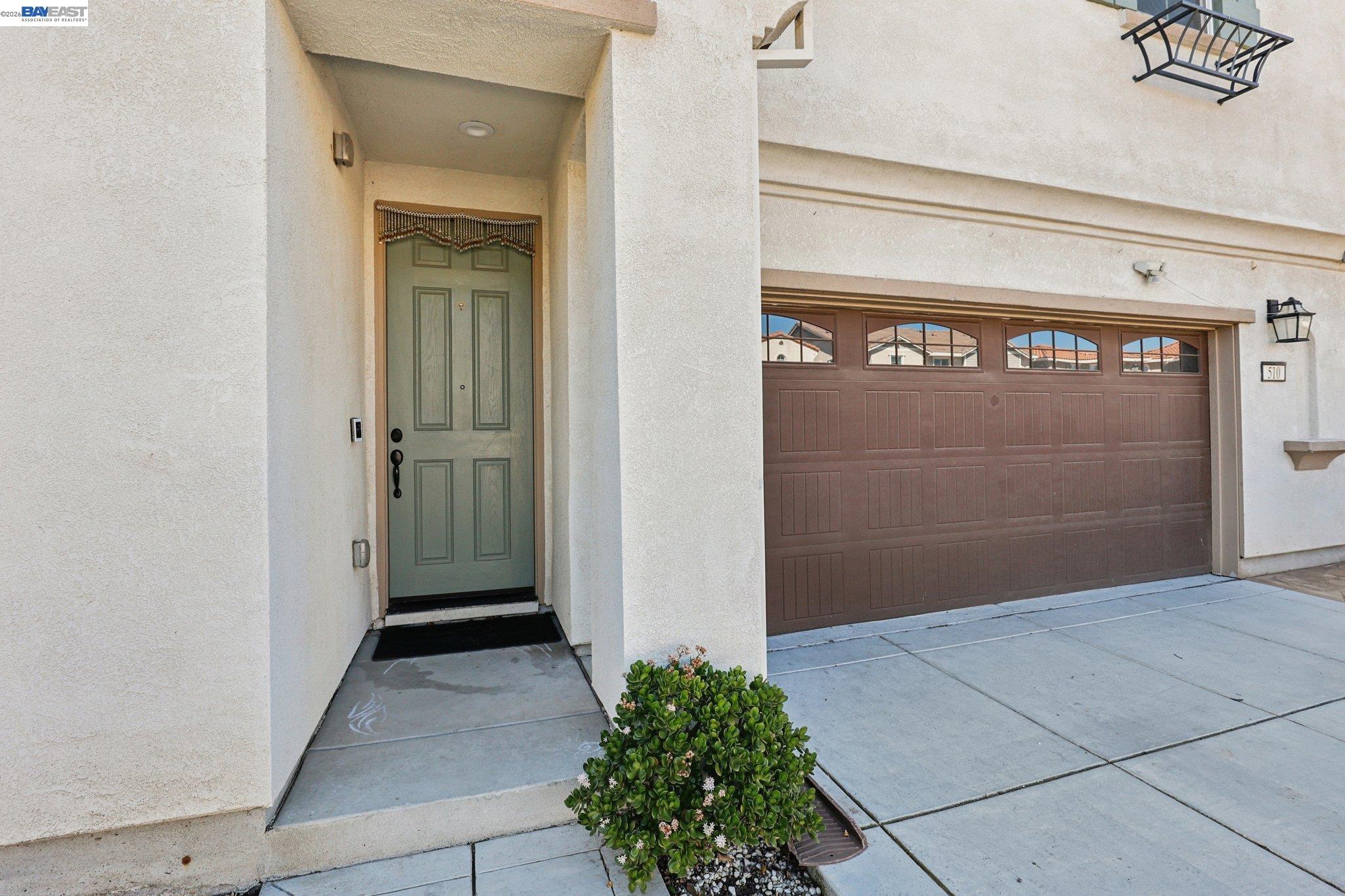 Detail Gallery Image 2 of 58 For 510 E Albertina Ave, Mountain House,  CA 95391 - 5 Beds | 4 Baths