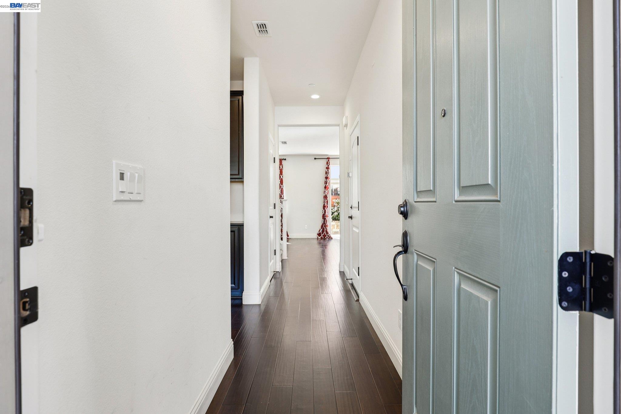 Detail Gallery Image 3 of 58 For 510 E Albertina Ave, Mountain House,  CA 95391 - 5 Beds | 4 Baths