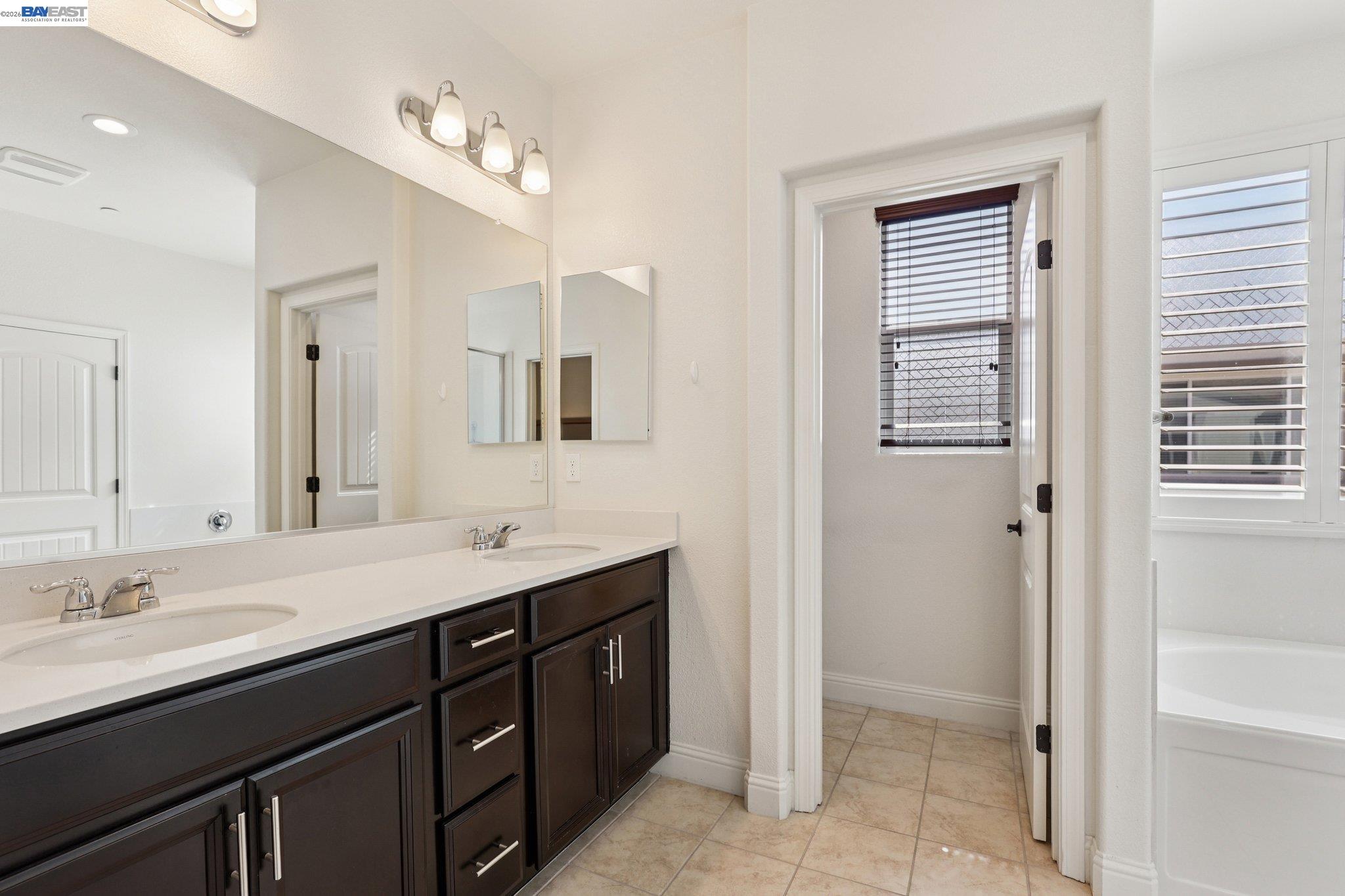 Detail Gallery Image 33 of 58 For 510 E Albertina Ave, Mountain House,  CA 95391 - 5 Beds | 4 Baths