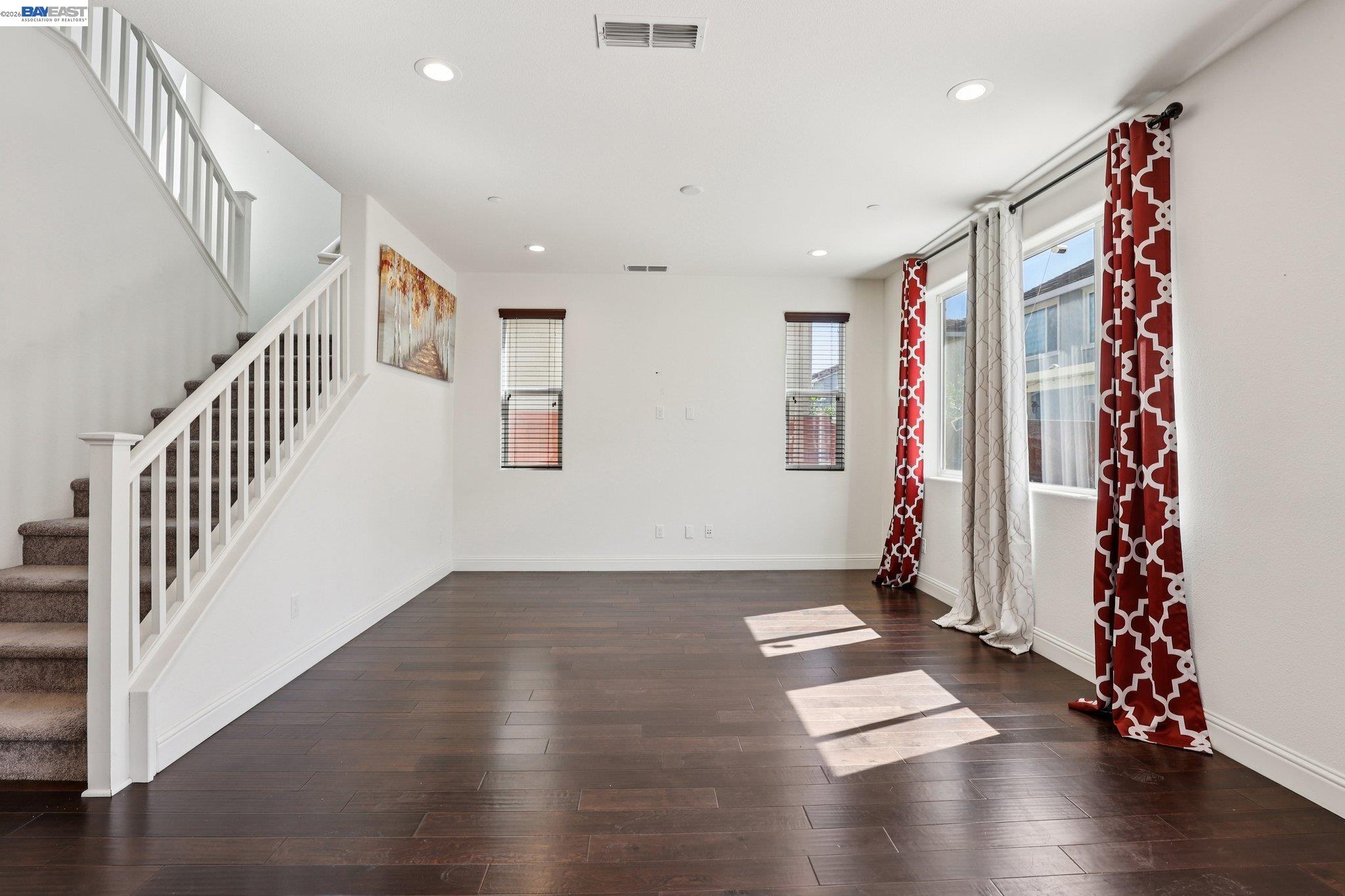 Detail Gallery Image 6 of 58 For 510 E Albertina Ave, Mountain House,  CA 95391 - 5 Beds | 4 Baths