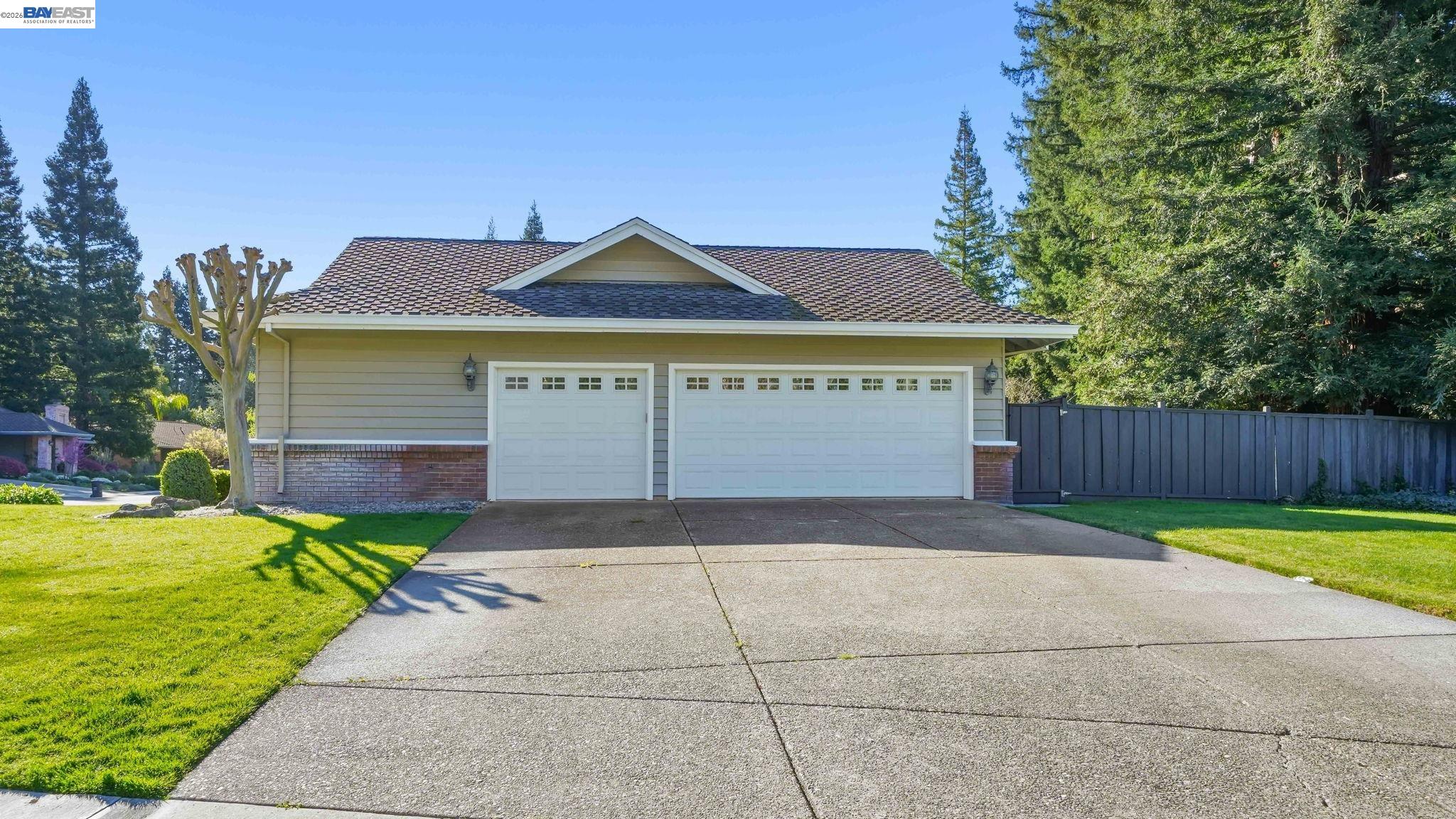 Detail Gallery Image 13 of 41 For 261 Saint Paul Dr, Alamo,  CA 94507 - 4 Beds | 3/1 Baths