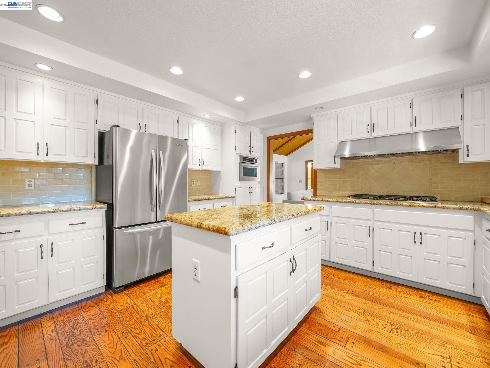 Detail Gallery Image 21 of 41 For 261 Saint Paul Dr, Alamo,  CA 94507 - 4 Beds | 3/1 Baths