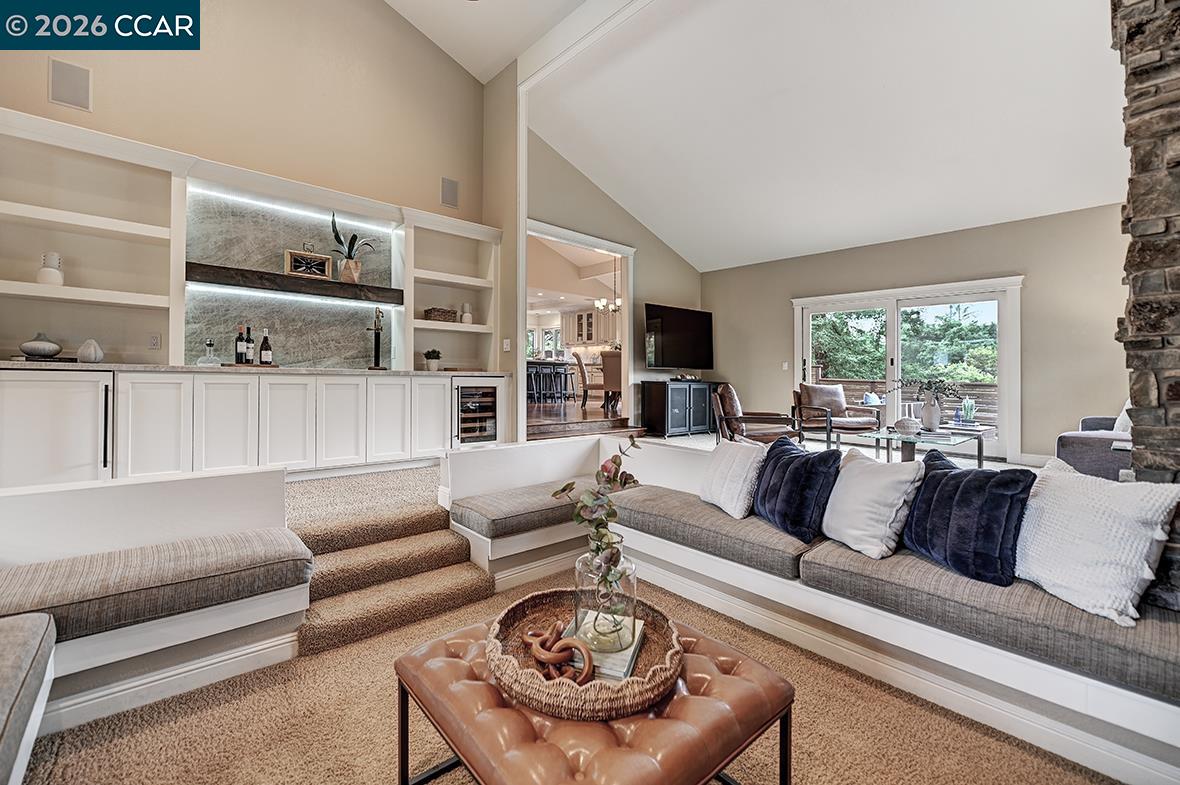 Detail Gallery Image 14 of 60 For 304 Livorna Heights Rd, Alamo,  CA 94507 - 5 Beds | 3/1 Baths