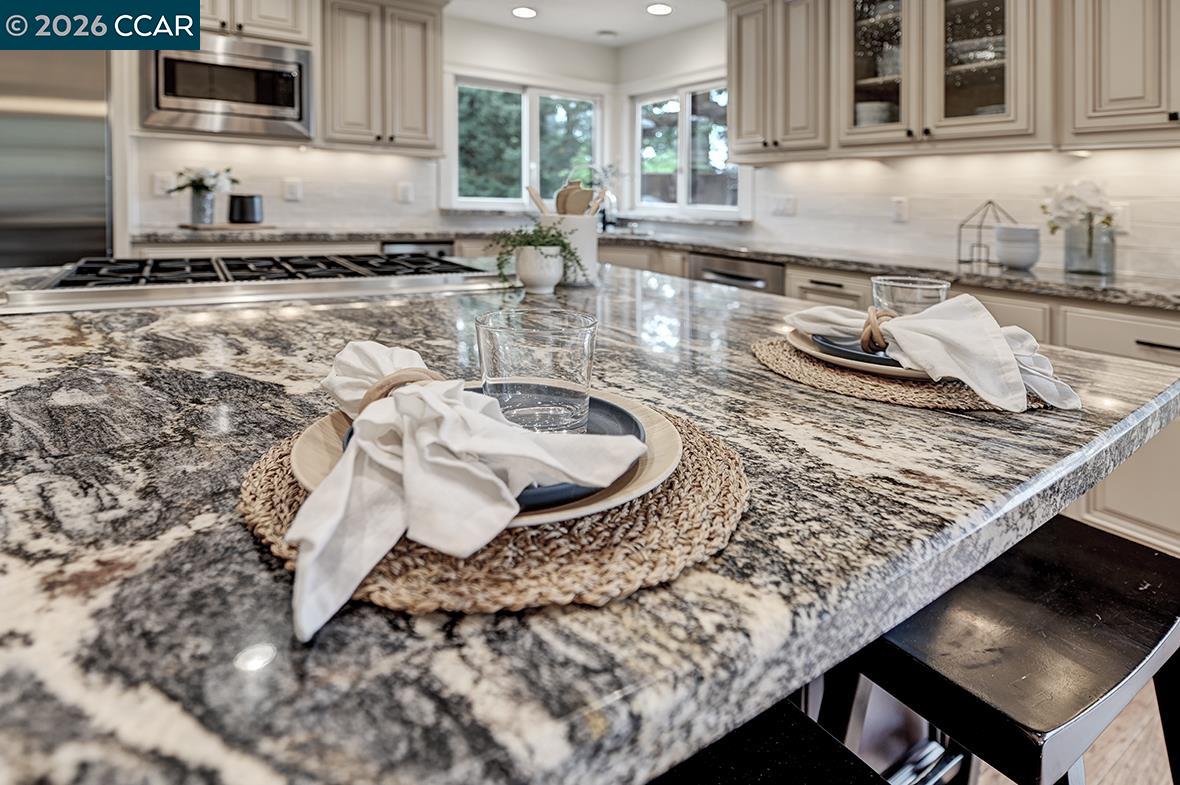 Detail Gallery Image 23 of 60 For 304 Livorna Heights Rd, Alamo,  CA 94507 - 5 Beds | 3/1 Baths