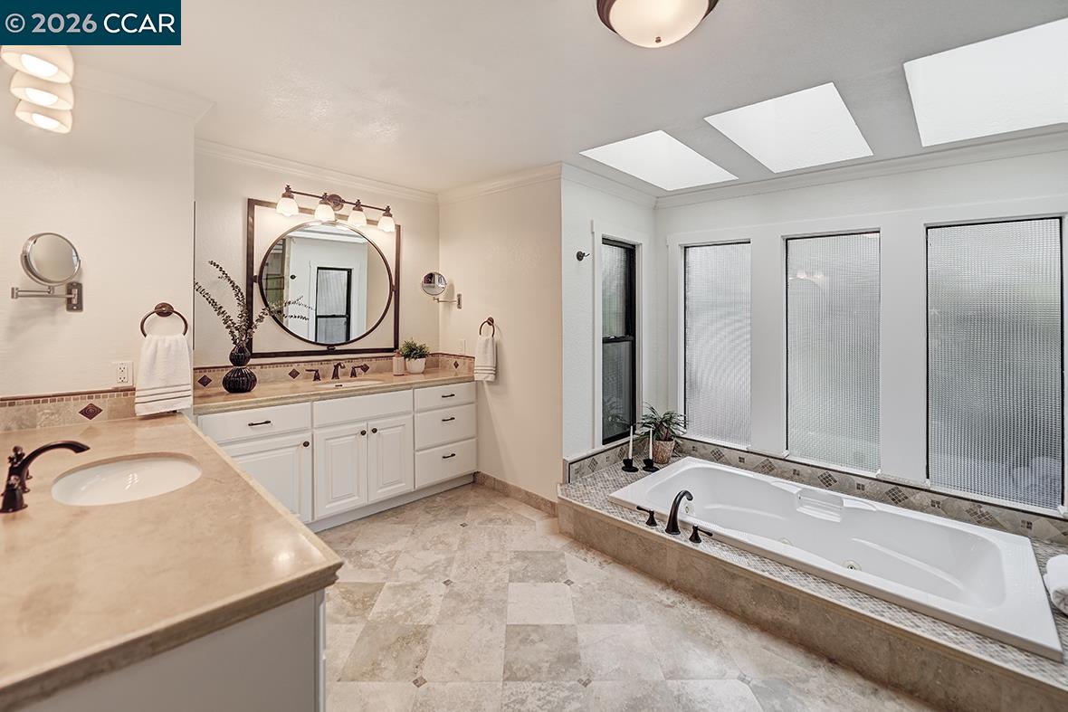 Detail Gallery Image 38 of 60 For 304 Livorna Heights Rd, Alamo,  CA 94507 - 5 Beds | 3/1 Baths