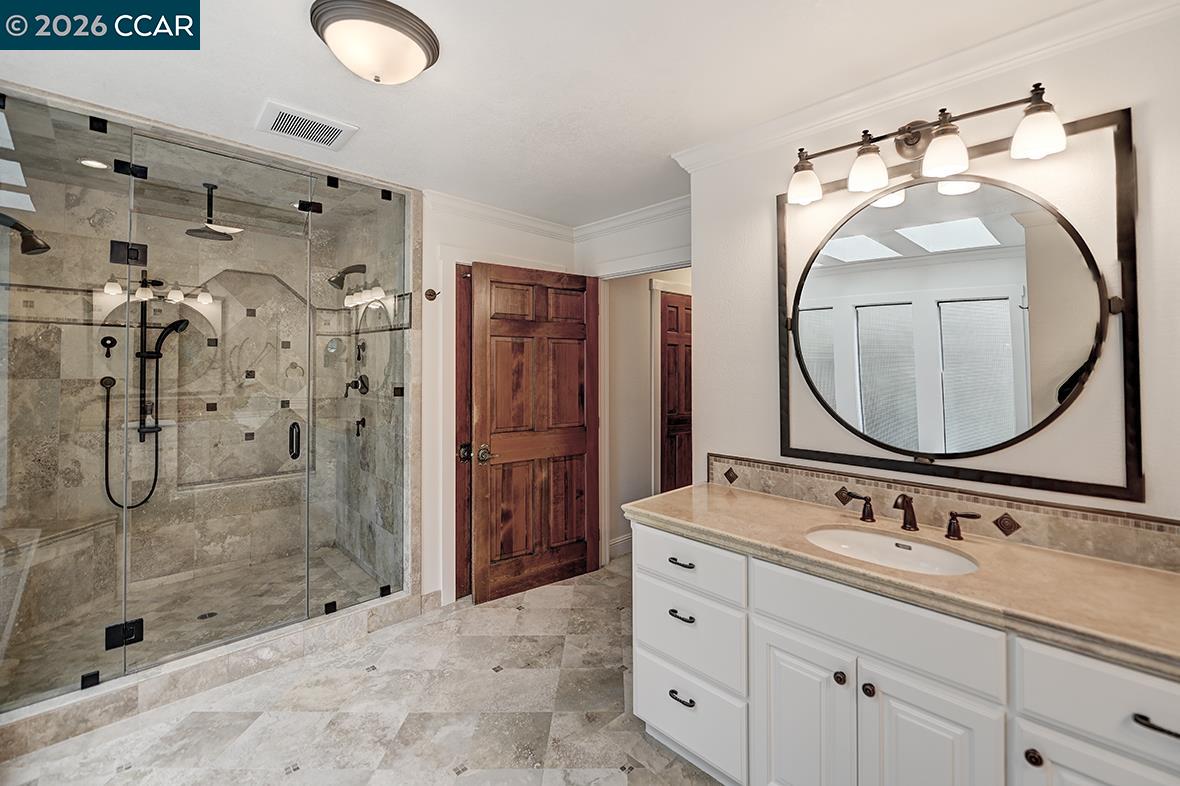 Detail Gallery Image 40 of 60 For 304 Livorna Heights Rd, Alamo,  CA 94507 - 5 Beds | 3/1 Baths