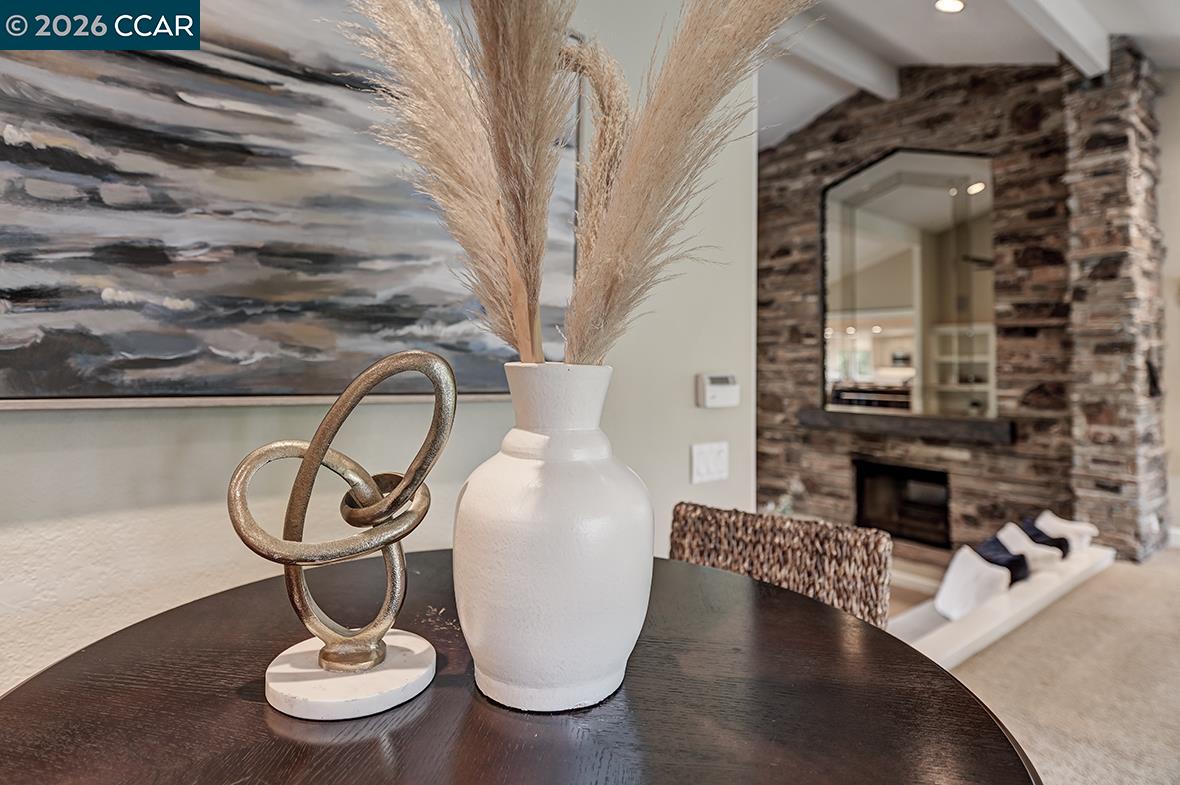 Detail Gallery Image 9 of 60 For 304 Livorna Heights Rd, Alamo,  CA 94507 - 5 Beds | 3/1 Baths