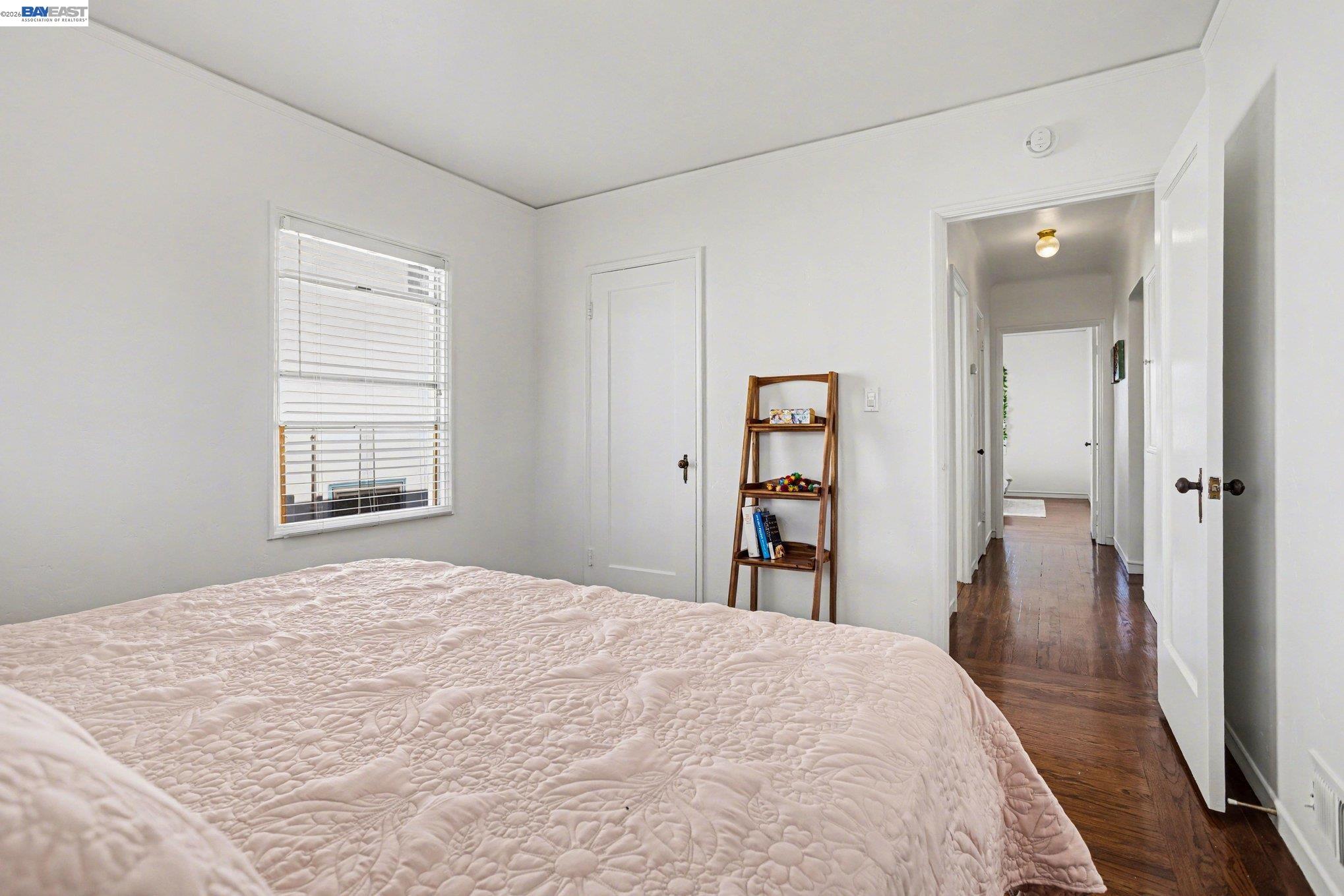Detail Gallery Image 16 of 32 For 3024 Fernside Blvd, Alameda,  CA 94501 - 3 Beds | 1/1 Baths