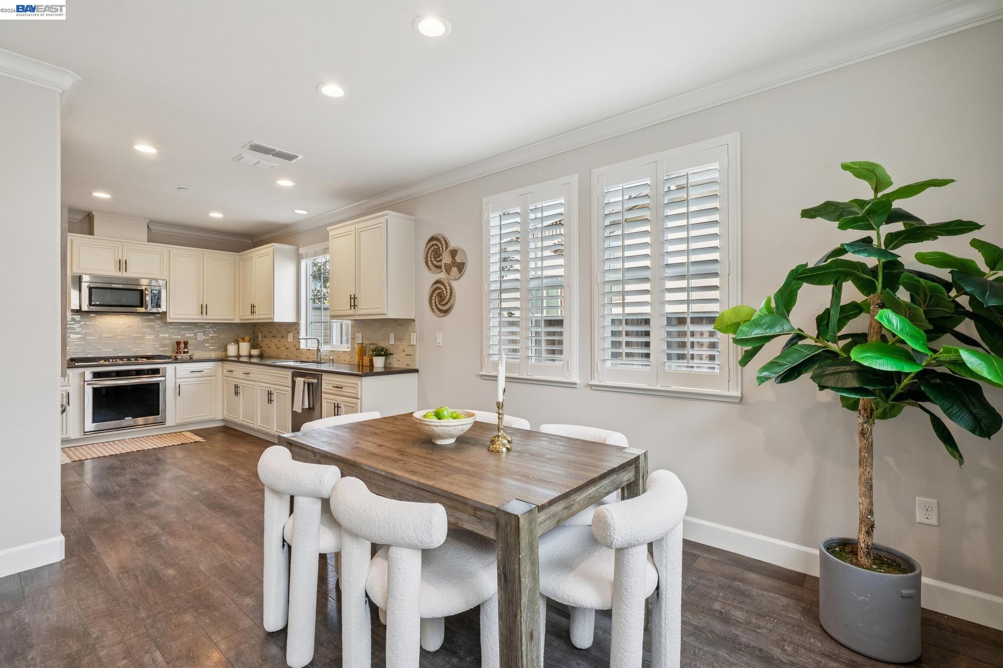 Detail Gallery Image 13 of 59 For 380 Elworthy Ranch Cir, Danville,  CA 94526 - 3 Beds | 2/1 Baths