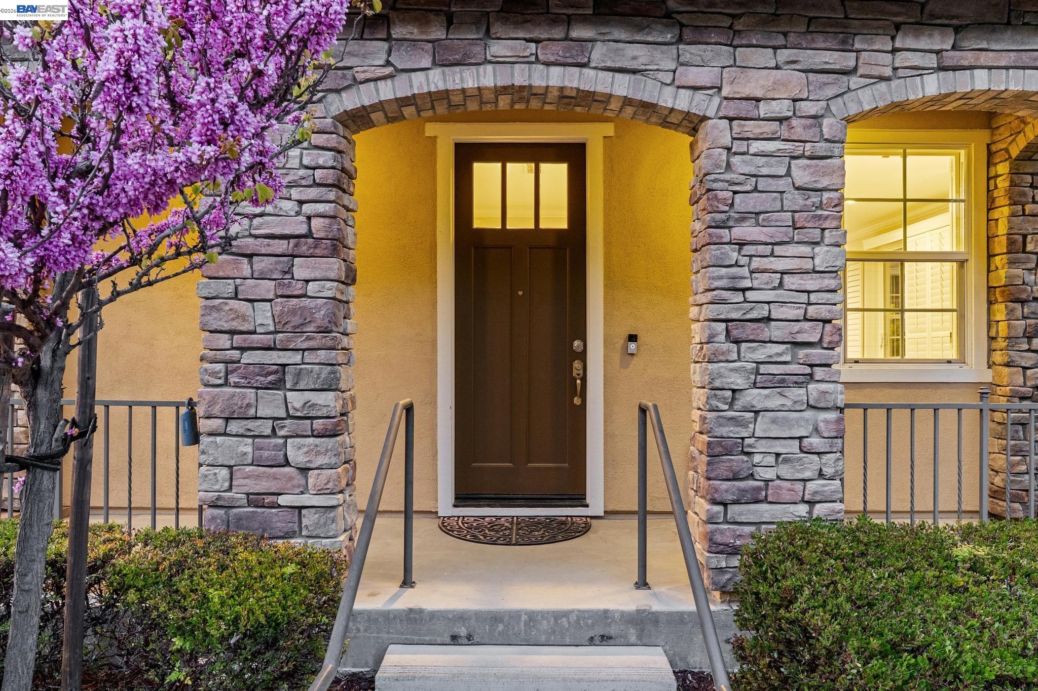 Detail Gallery Image 3 of 59 For 380 Elworthy Ranch Cir, Danville,  CA 94526 - 3 Beds | 2/1 Baths